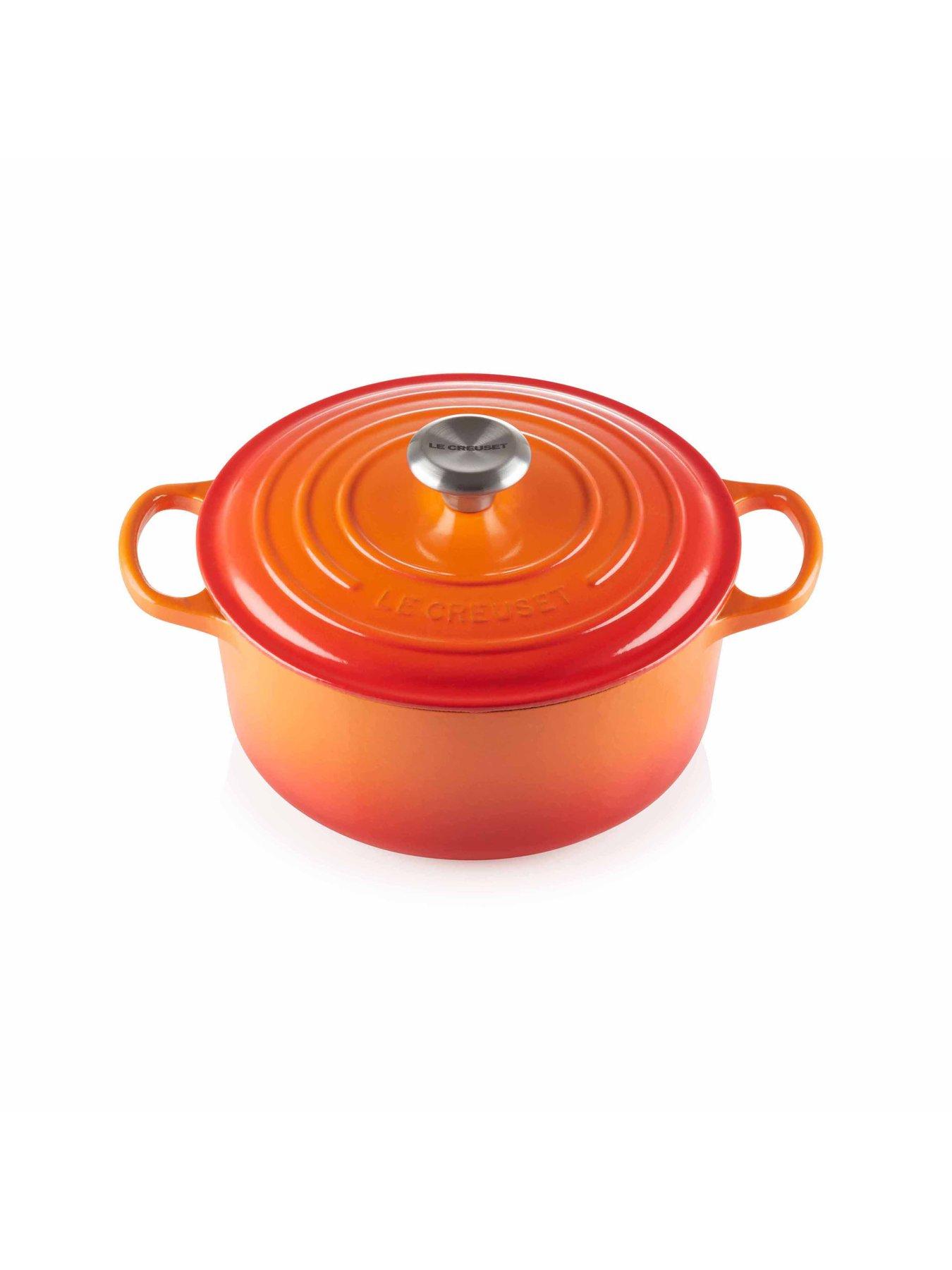 Image 3 of 6 of Le Creuset Signature Cast Iron Round 26 cm Casserole in Volcanic