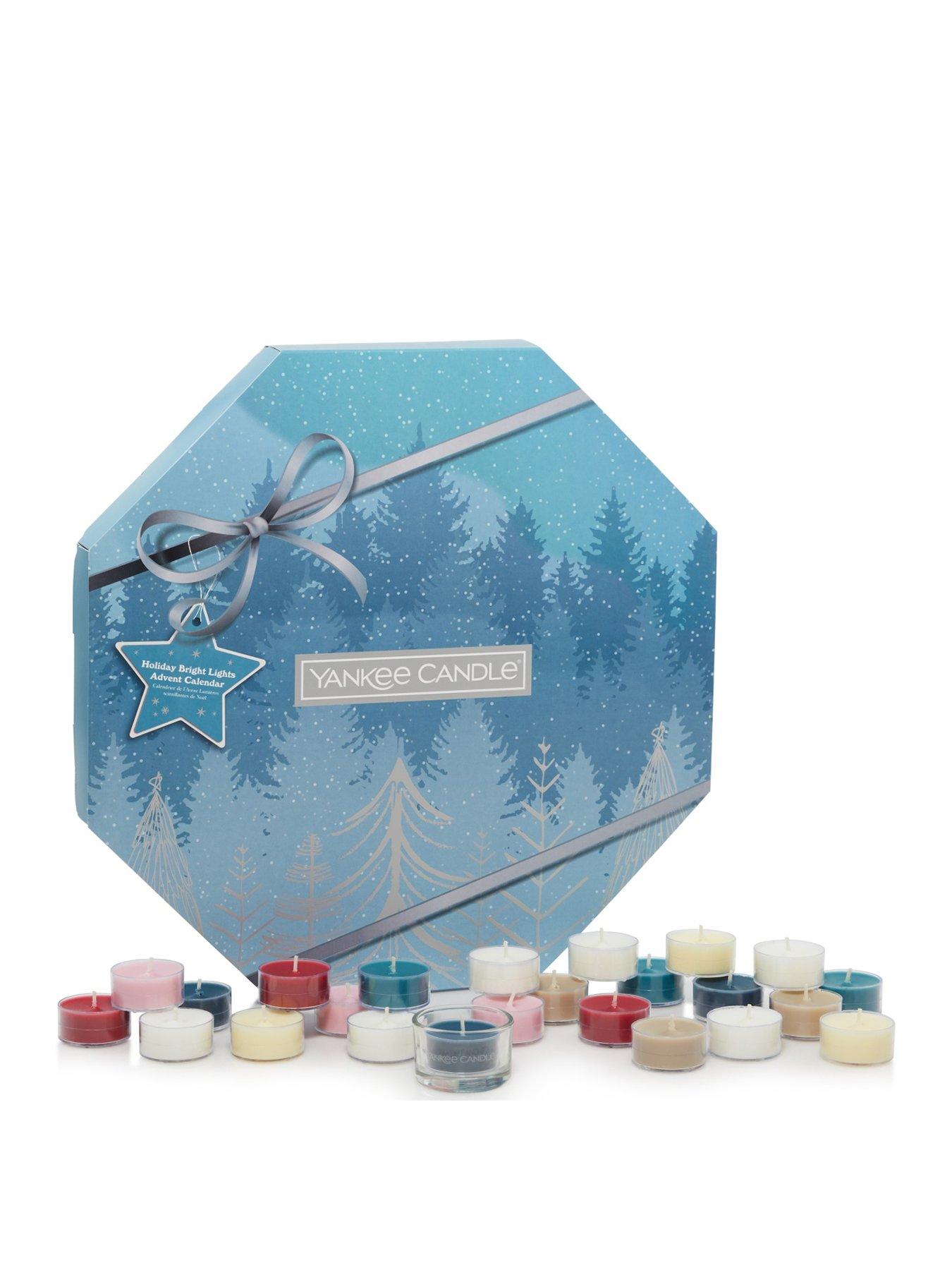 Product photograph of Yankee Candle Signature Christmas Advent Wreath from very.co.uk
