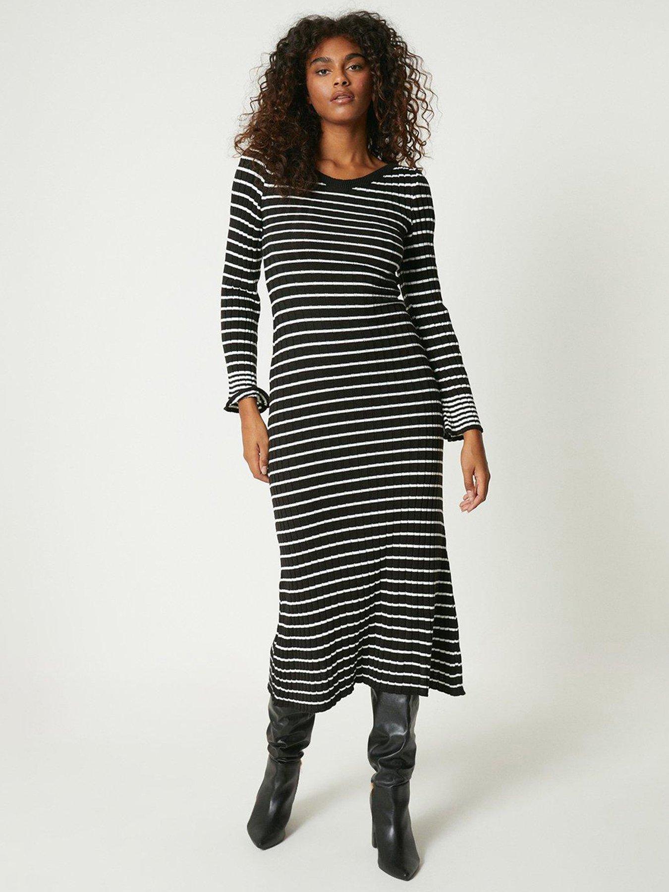 Black flute sleeve outlet dress