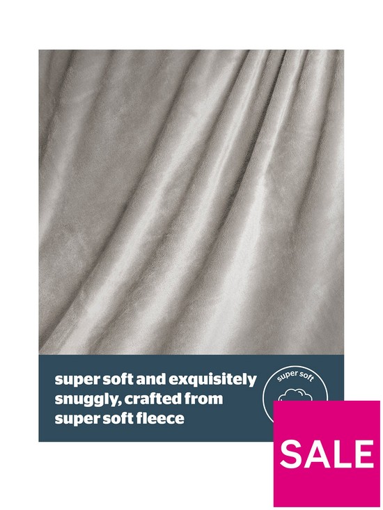 stillFront image of silentnight-supersoft-extra-large-throw-silver