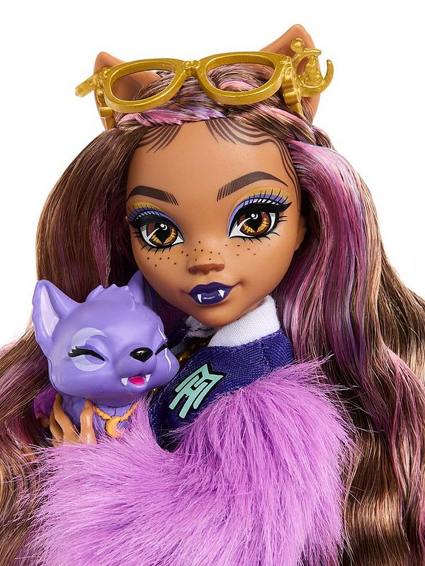 Image 4 of 7 of Monster High Clawdeen Wolf Fashion Doll &amp; Accessories