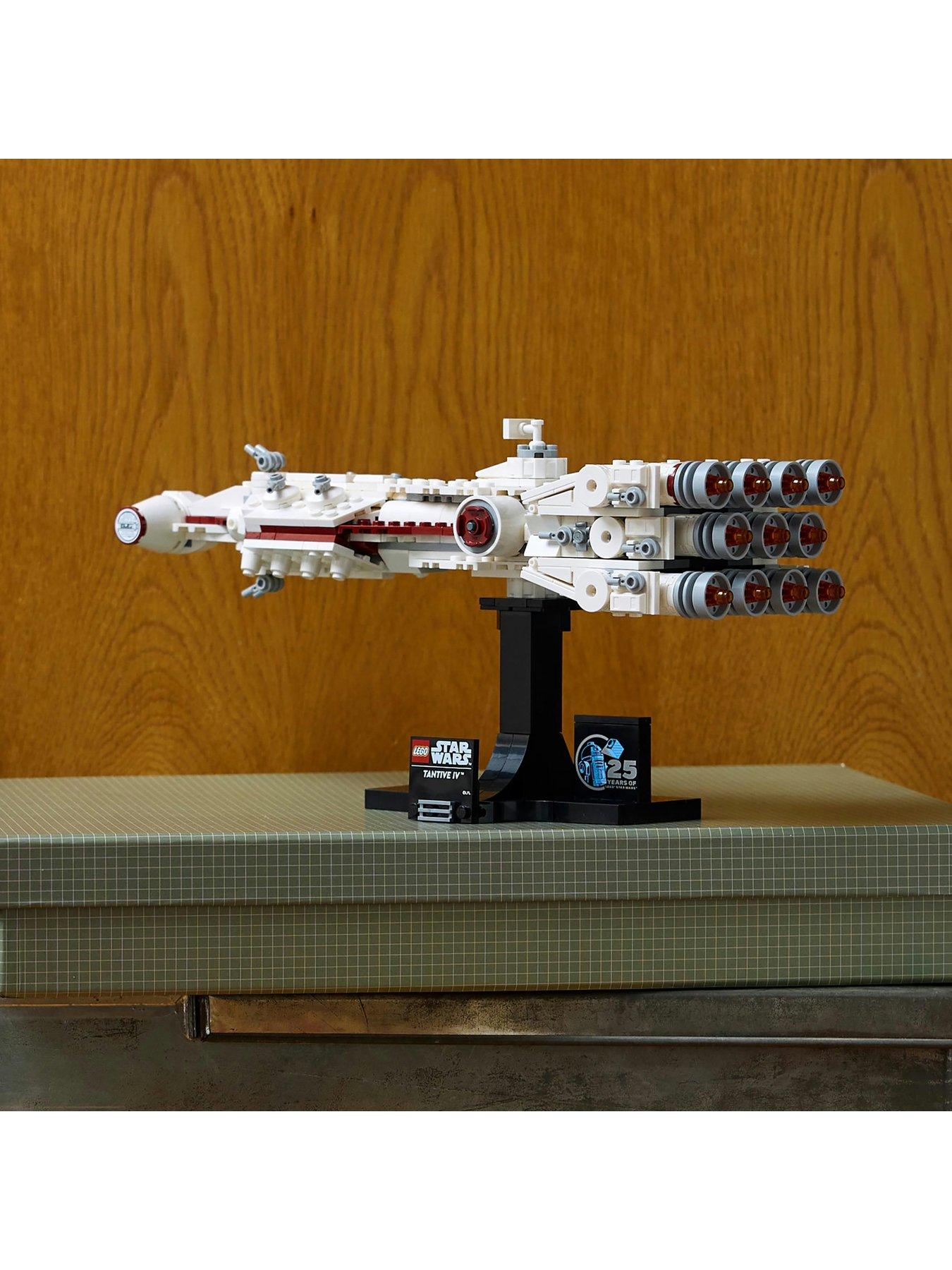 Image 3 of 8 of LEGO Star Wars Tantive IV 75376 (654 Pieces)