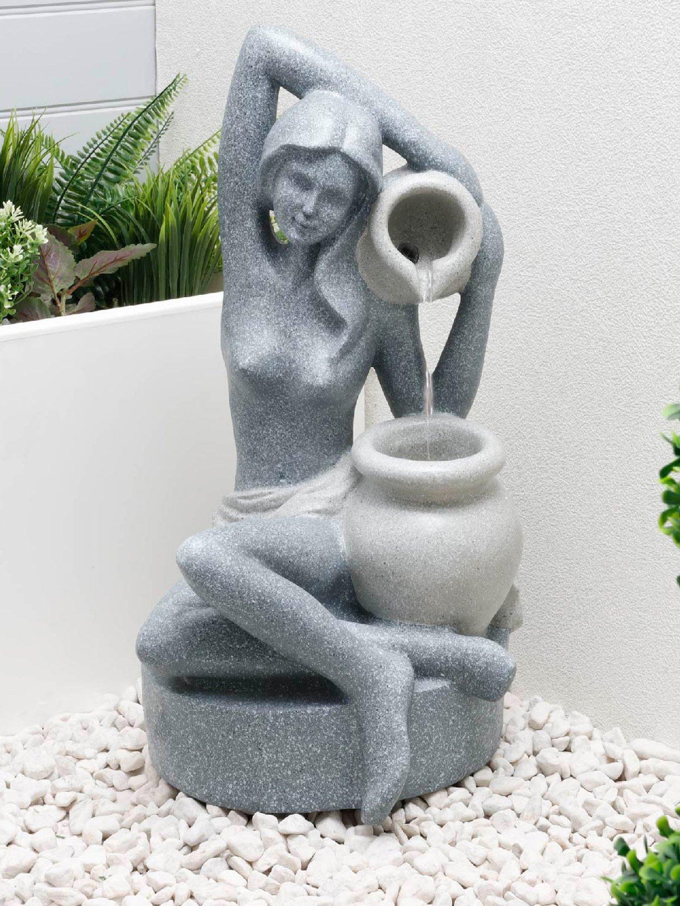 Streetwize Solar Water Feature - Bathing Lady