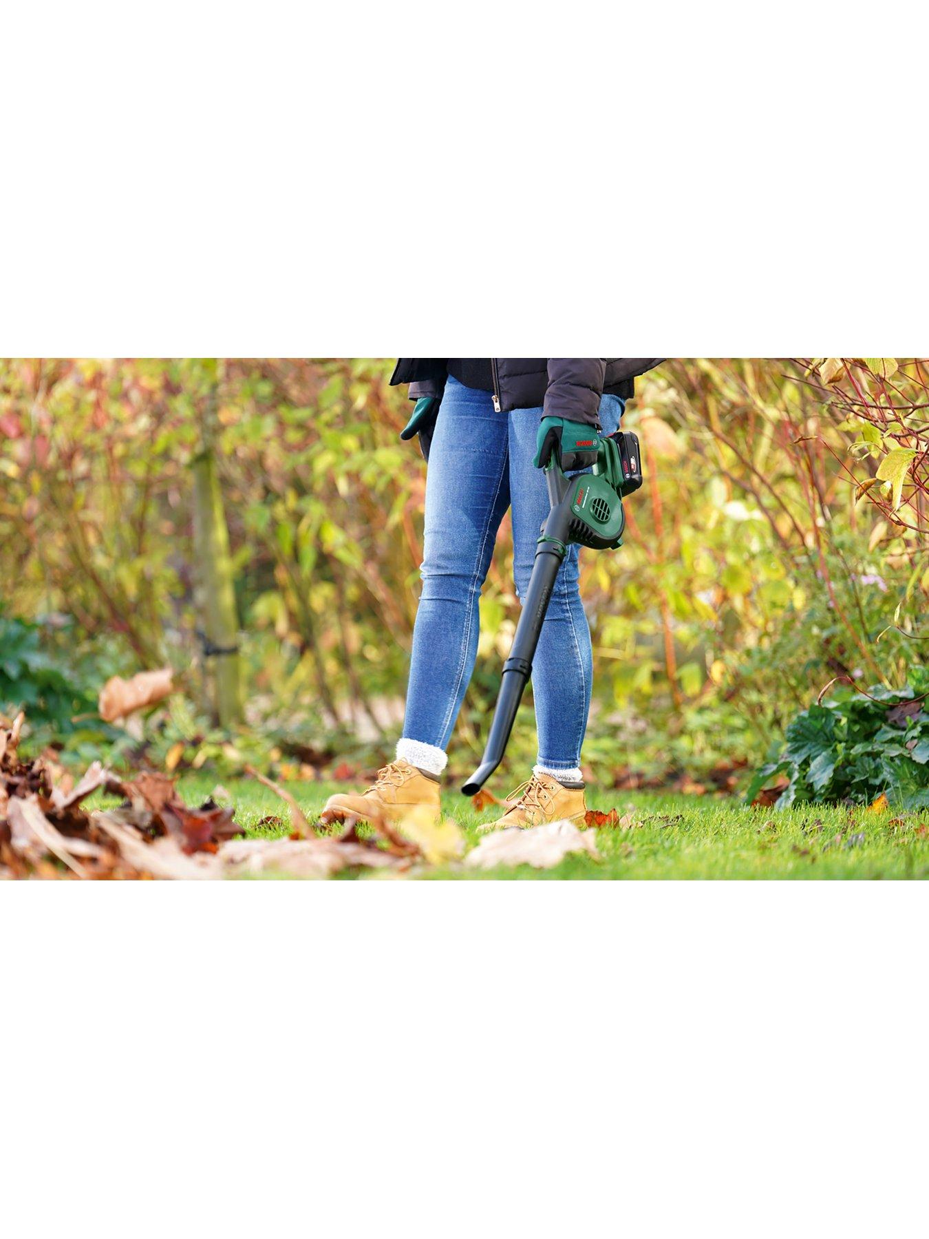 Image 3 of 8 of Bosch Universal&nbsp;Leaf&nbsp;Blower 18v-130