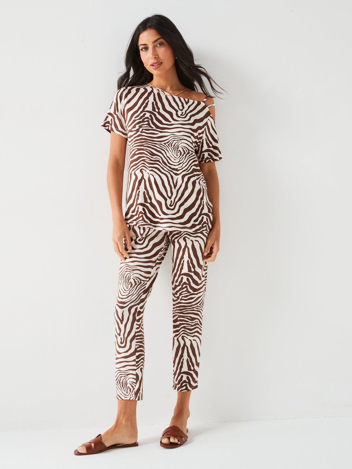 Image 3 of 6 of Everyday Slouch Strap Shoulder Detail T-Shirt - White/Brown