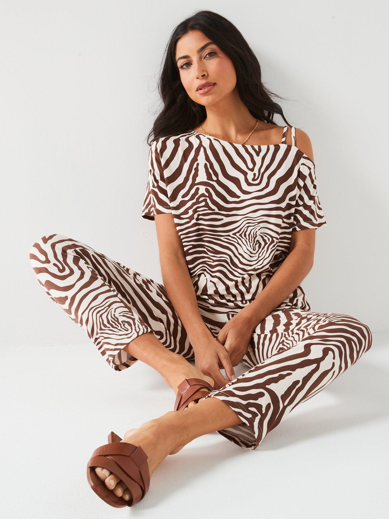 Image 4 of 6 of Everyday Slouch Strap Shoulder Detail T-Shirt - White/Brown