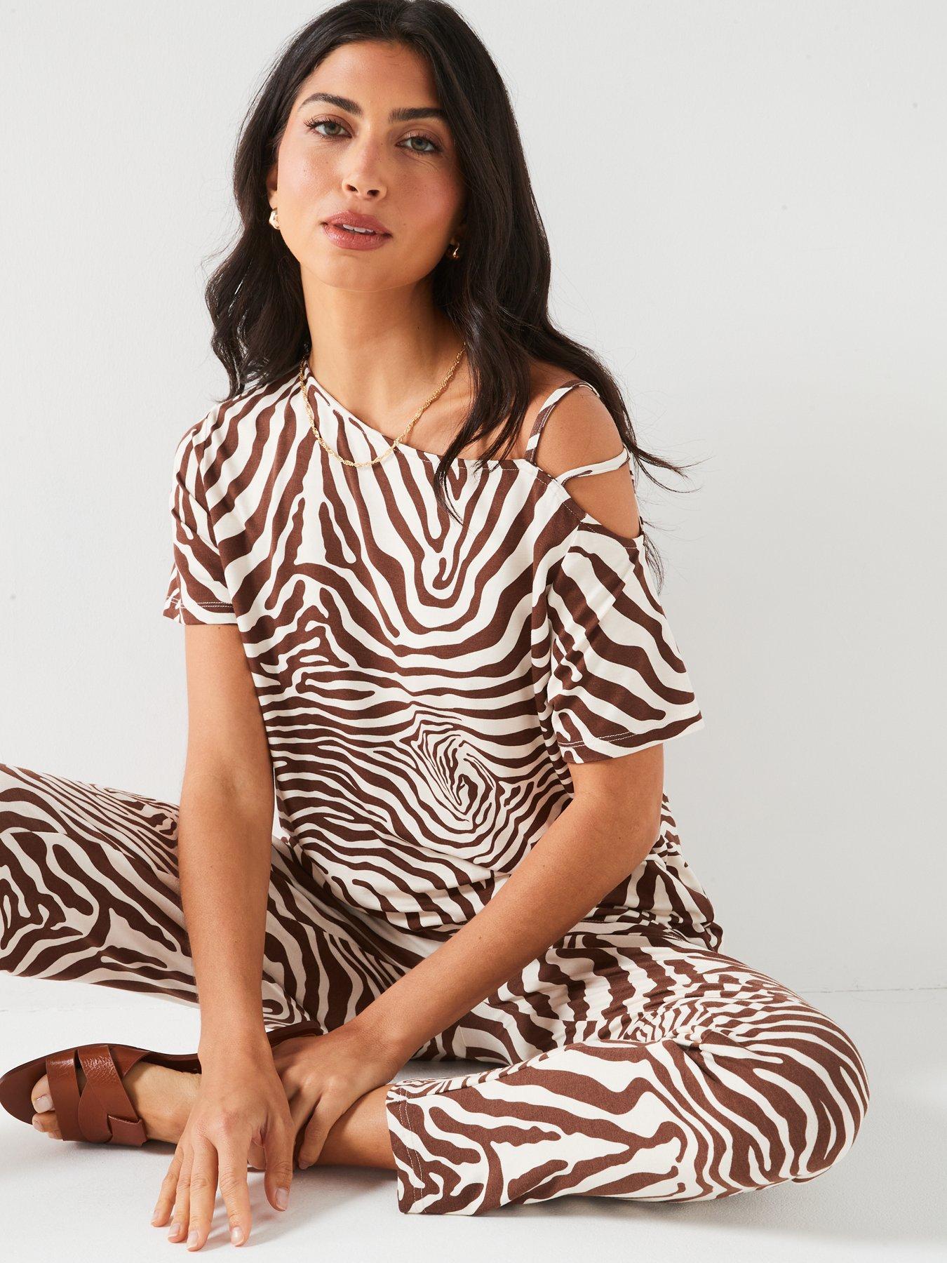 Image 6 of 6 of Everyday Slouch Strap Shoulder Detail T-Shirt - White/Brown