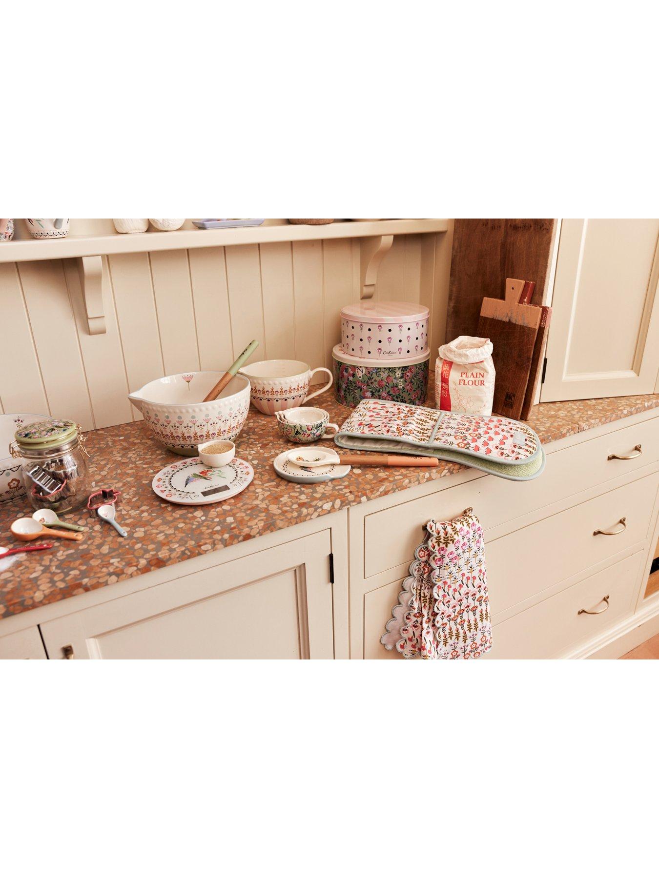 Image 2 of 4 of Cath Kidston Painted Table Electronic Kitchen Scales