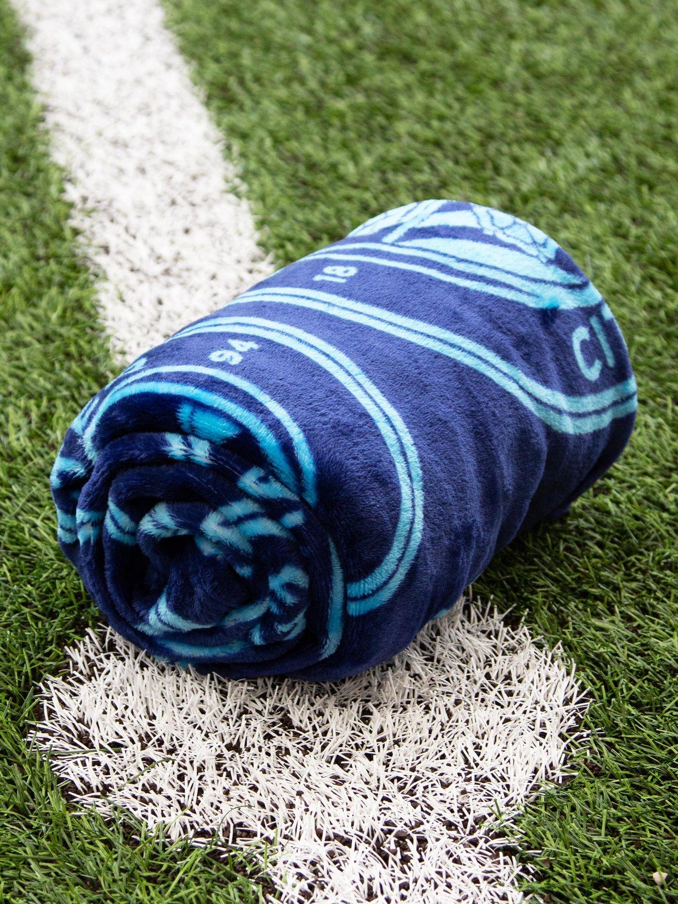Image 5 of 6 of Manchester City Man City Panel Fleece Blanket