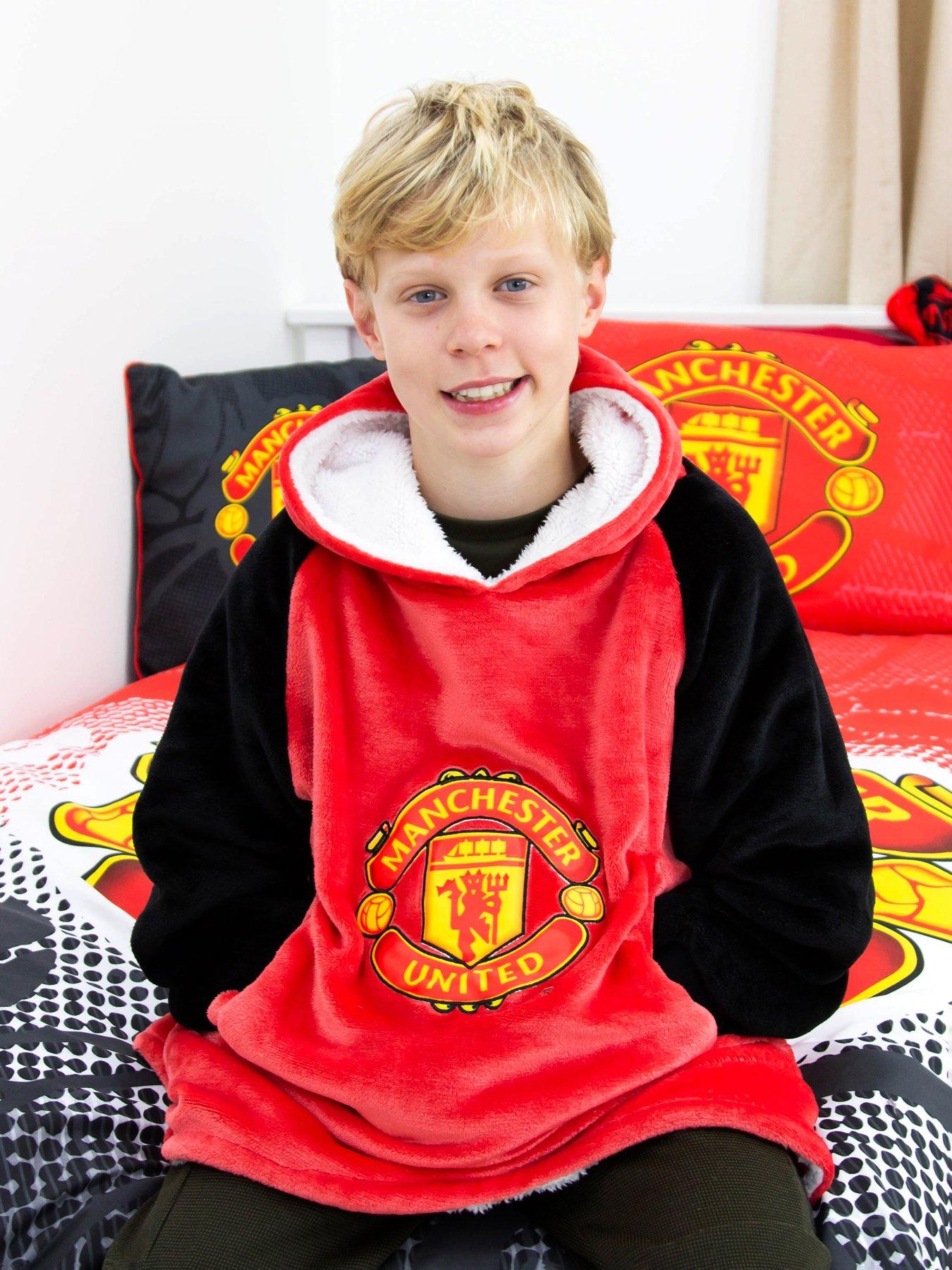 Product photograph of Manchester United Wearable Fleece Large from very.co.uk