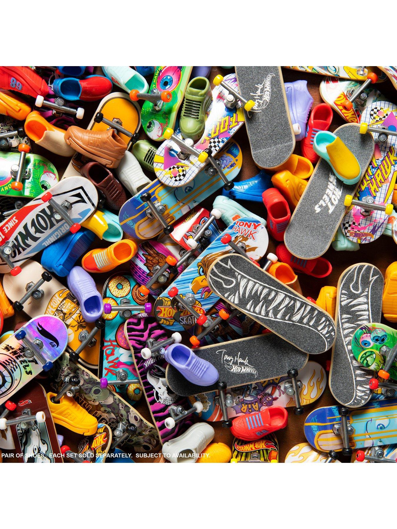 Image 5 of 8 of Hot Wheels Skate 4-Pack Fingerboard Assortment
