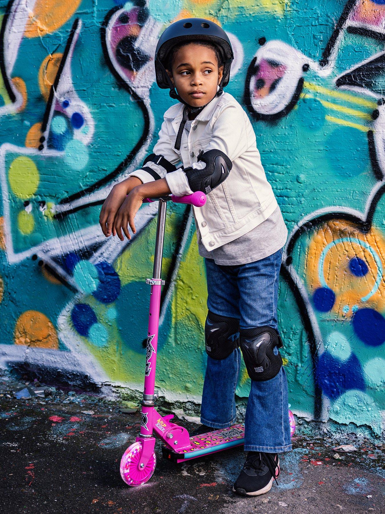 XOOTZ Wild Rider LED Scooter - Pink Leopard