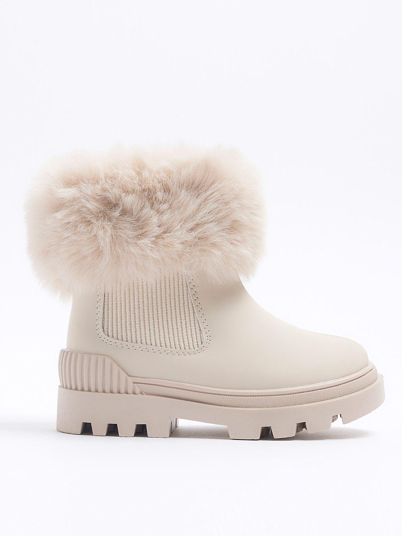 Cheap hot sale fluffy boots