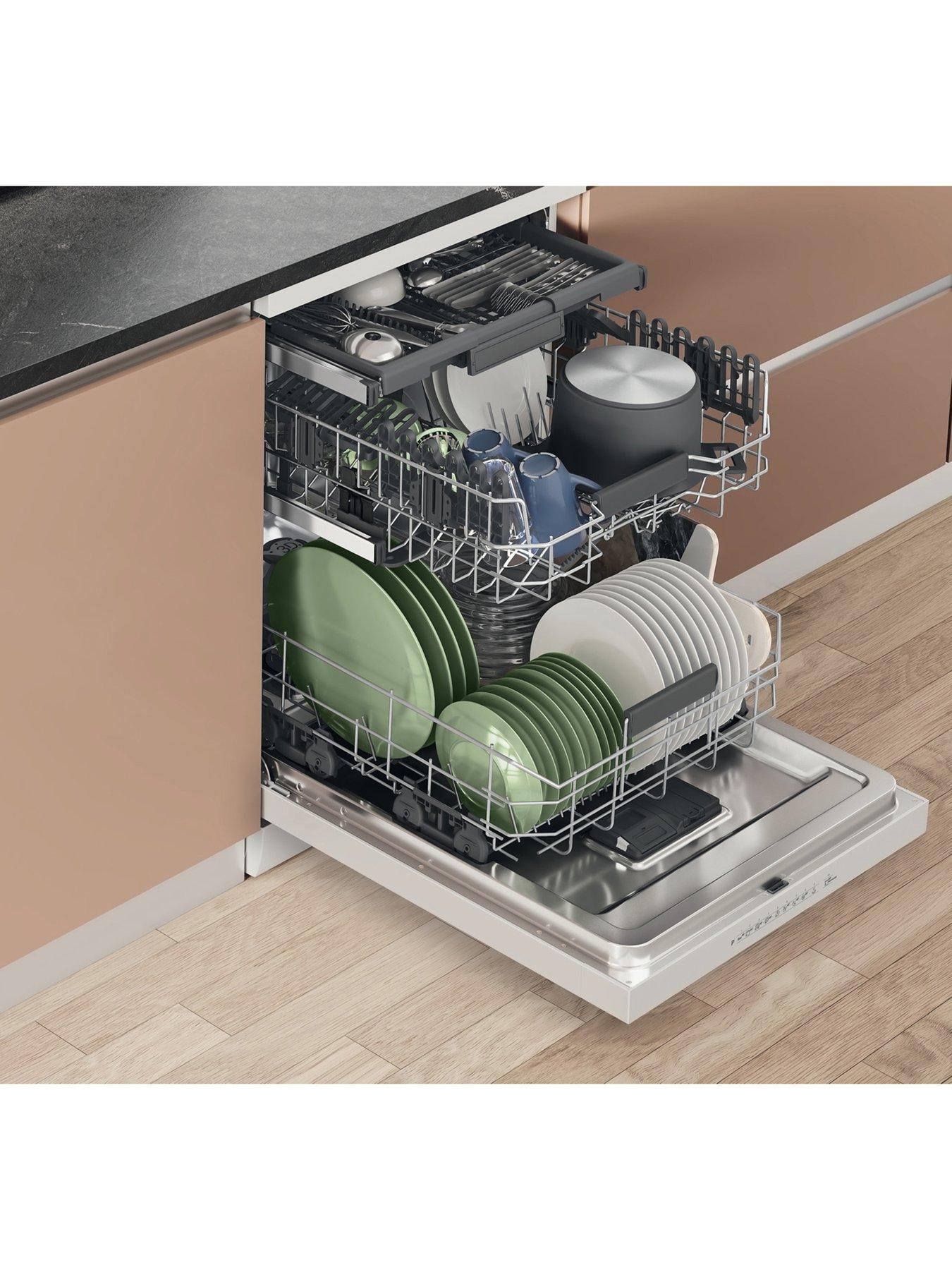 Image 4 of 7 of Hotpoint HD7FHP33UK 15 Place Full Size Freestanding Dishwasher - White