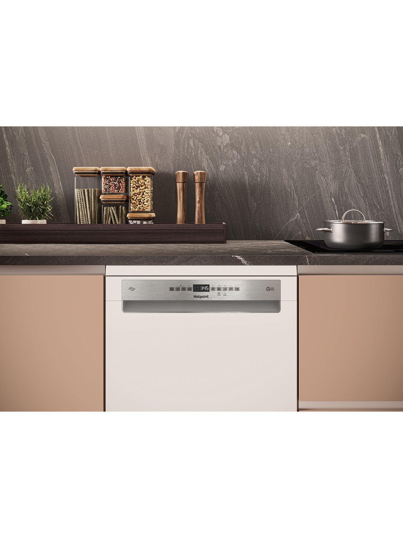 Image 5 of 7 of Hotpoint HD7FHP33UK 15 Place Full Size Freestanding Dishwasher - White