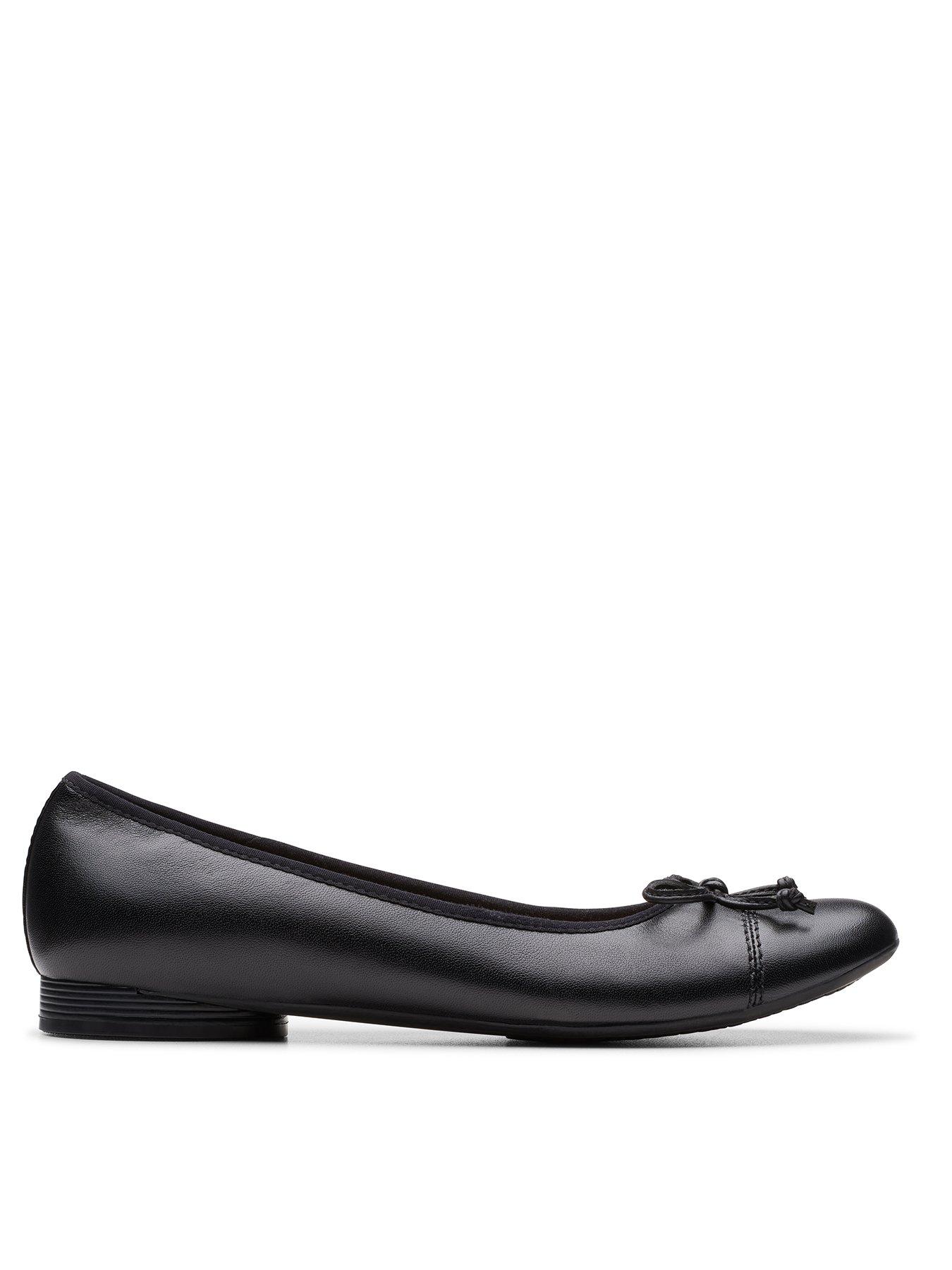 Clarks Wide Fit Loreleigh Rae Leather Ballerina - Black