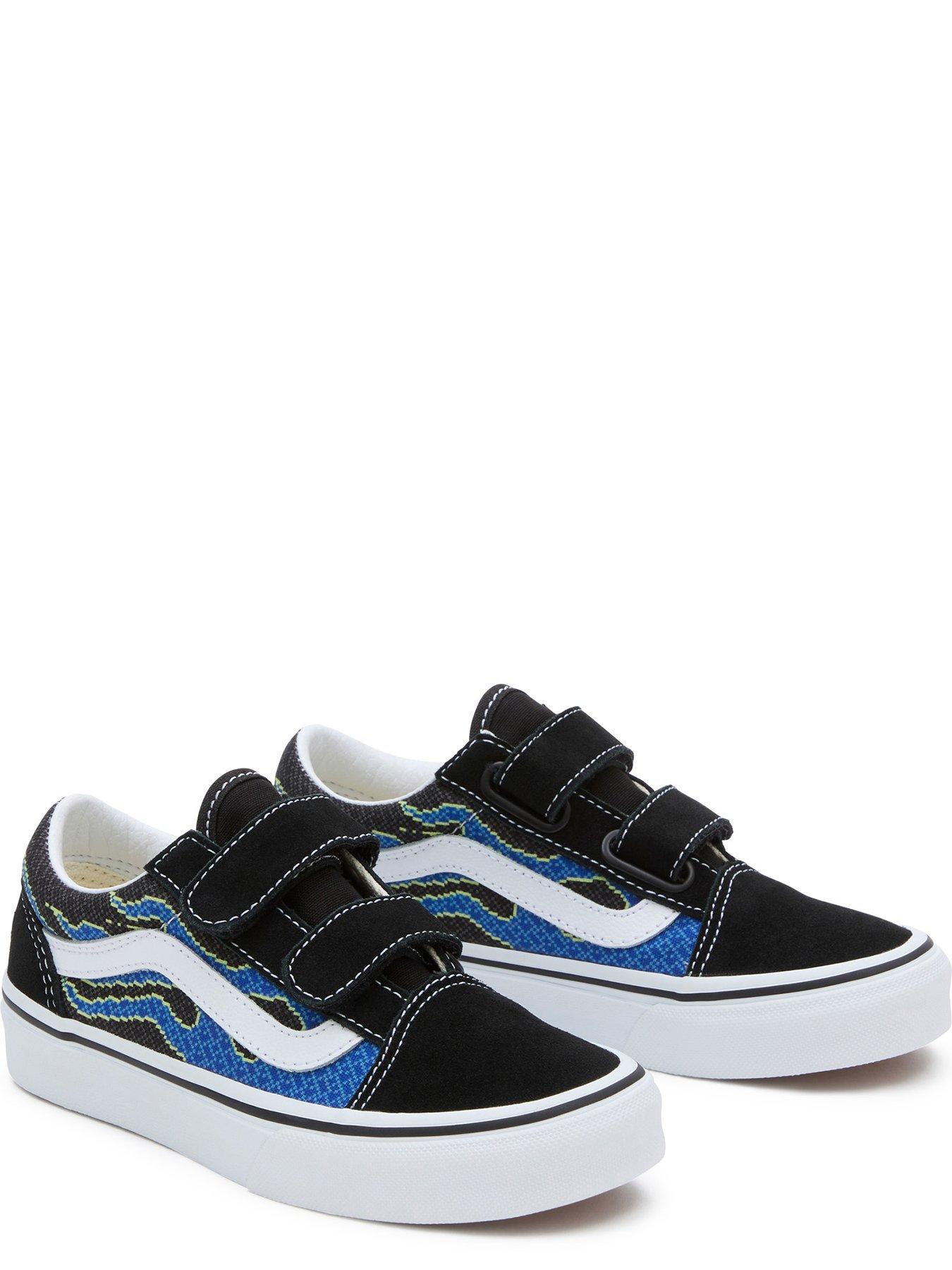 Vans old skool on sale light blue checkerboard trainers