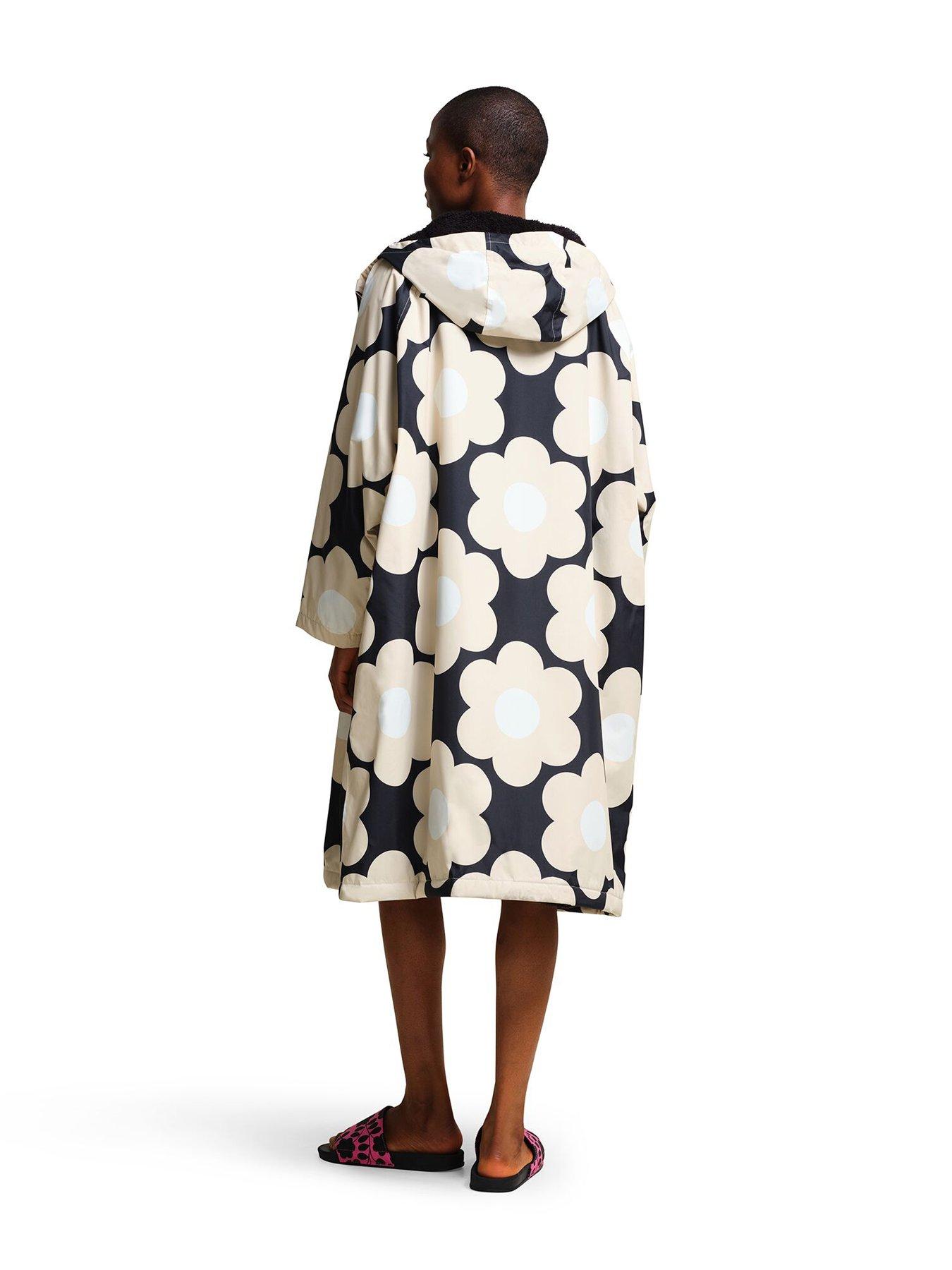 Regatta Orla Waterproof Changing Robe - Black | Very
