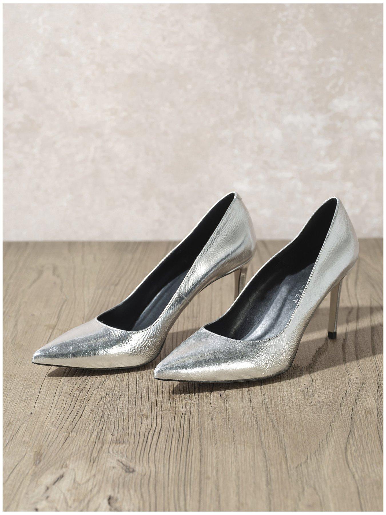 Silver sale court shoe