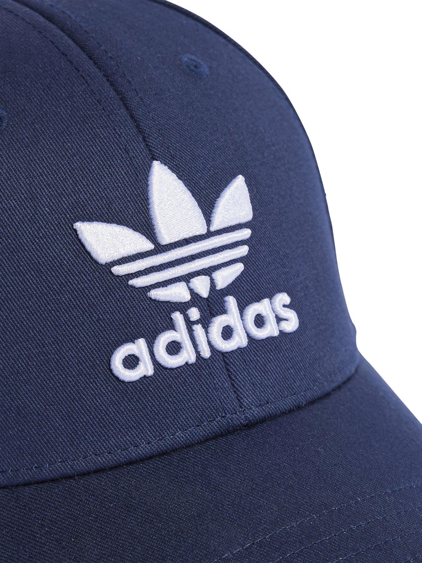 White adidas hot sale hat outfit