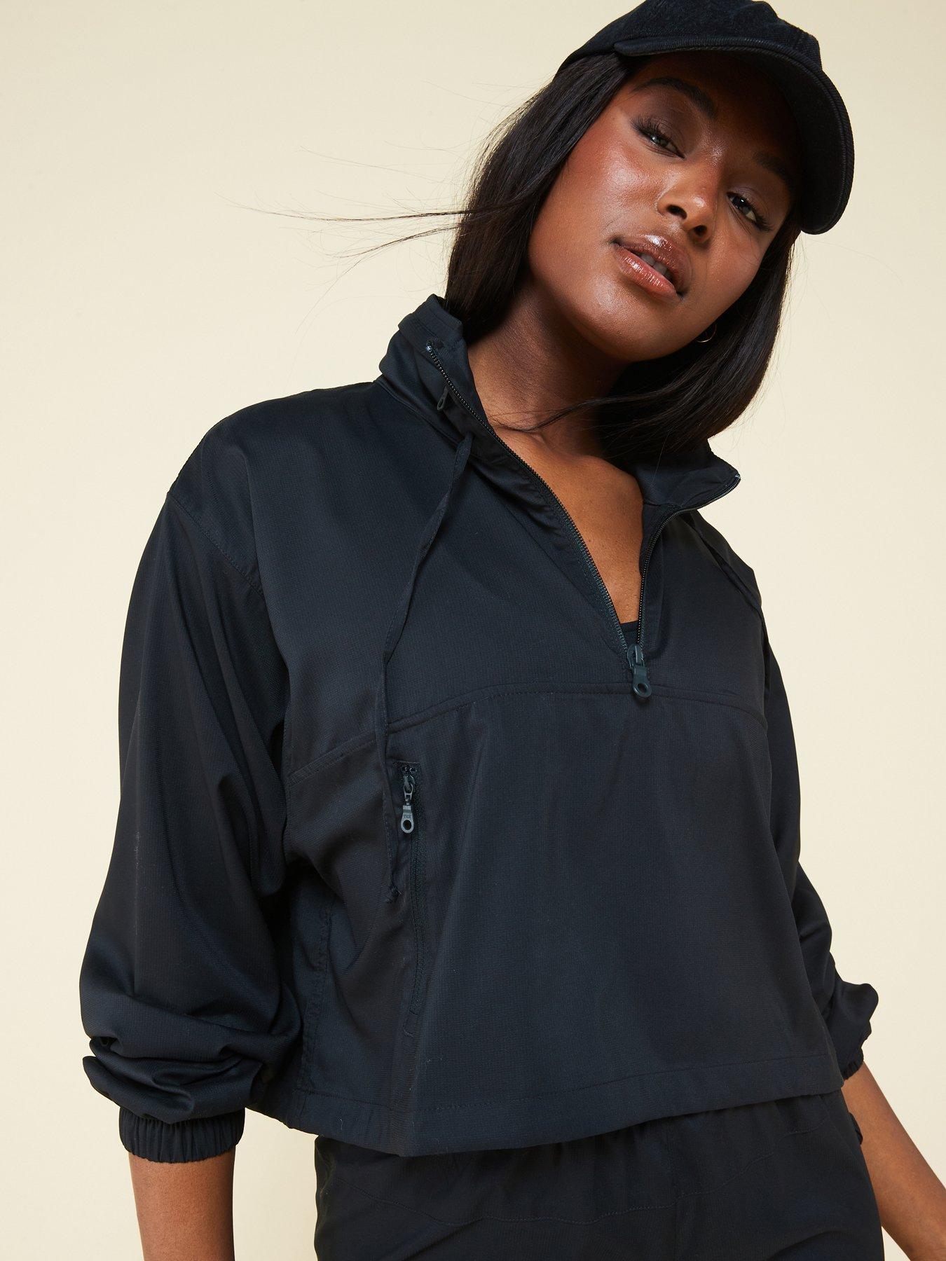 Girlfriend Collective Women's Training Hummingbird Half Zip Windbreaker - Black
