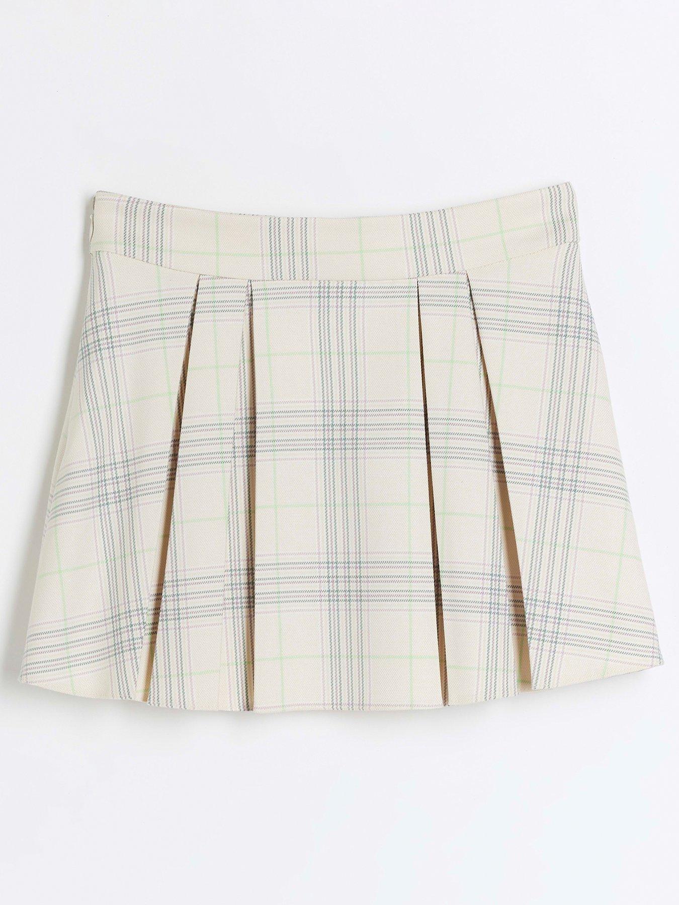 Pleated skirt river clearance island