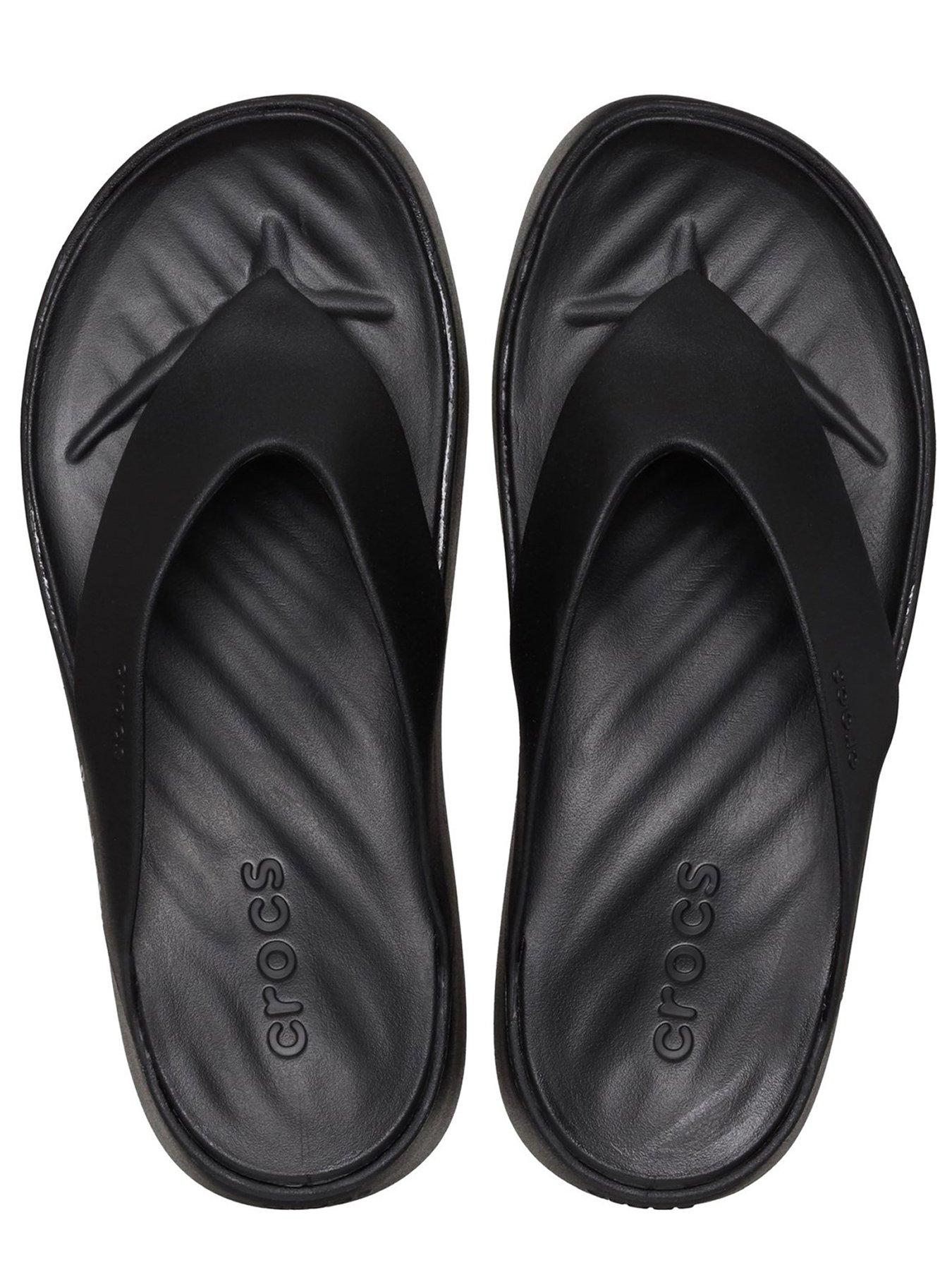 Image 4 of 5 of Crocs Getaway Platfrom Flip - Black