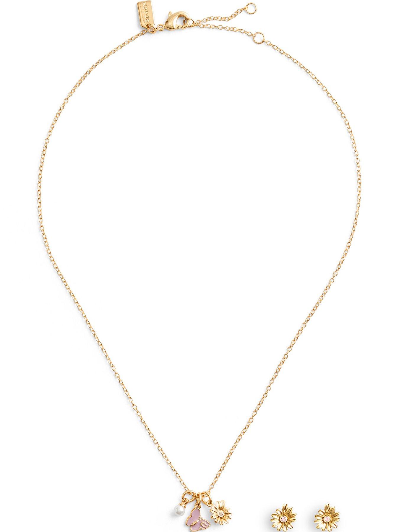 Necklaces For Square Necklines  Gold necklace women, Boss lady, Pear body