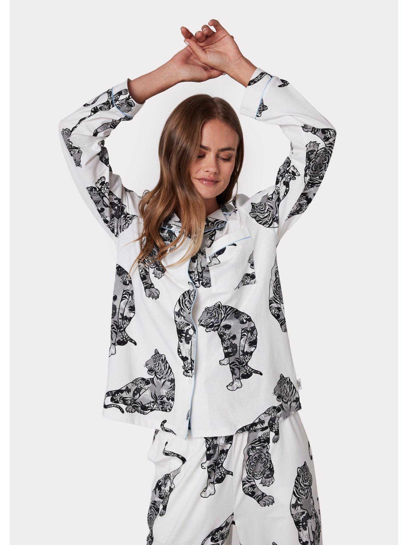 Image 3 of 6 of CHELSEA PEERS Printed Button Up Pyjama's - White