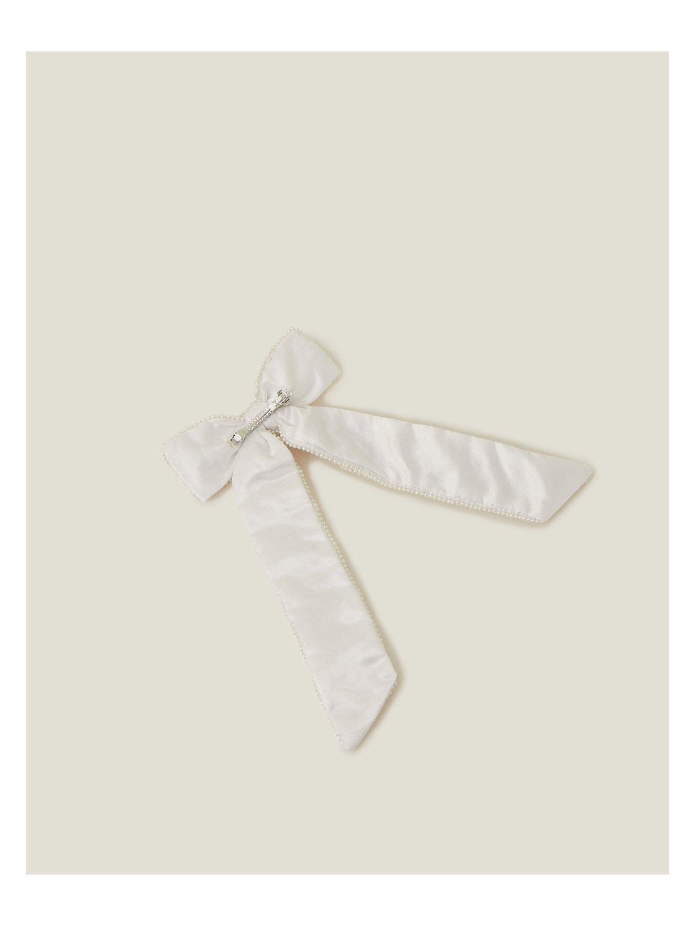Image 3 of 4 of Accessorize Statement Pearl Hair Bow