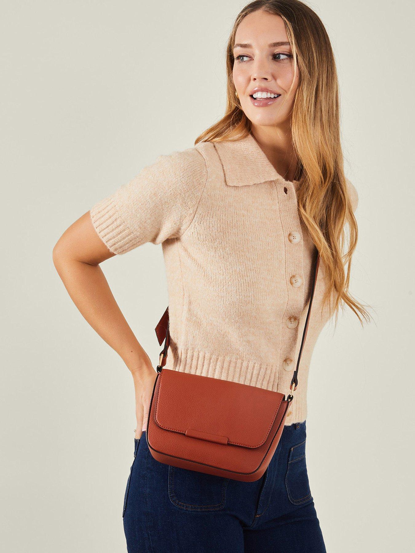 Image 2 of 4 of Accessorize Clean Bar Crossbody