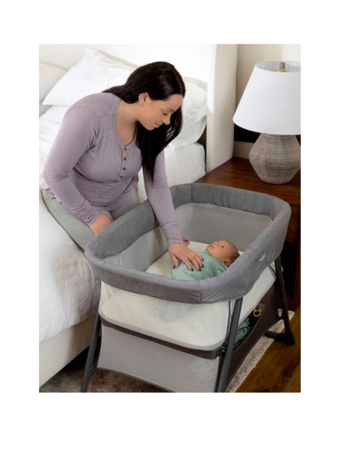 Graco Side by Side Bedside Bassinet Night Sky Very