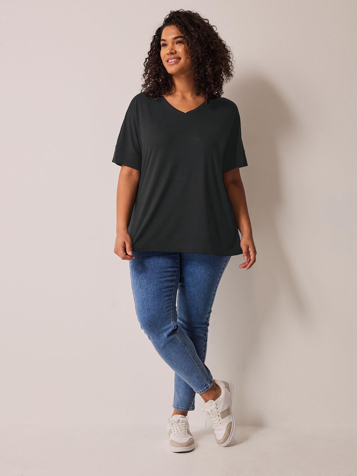 Image 3 of 4 of Evans V Neck Modal T-shirt Black