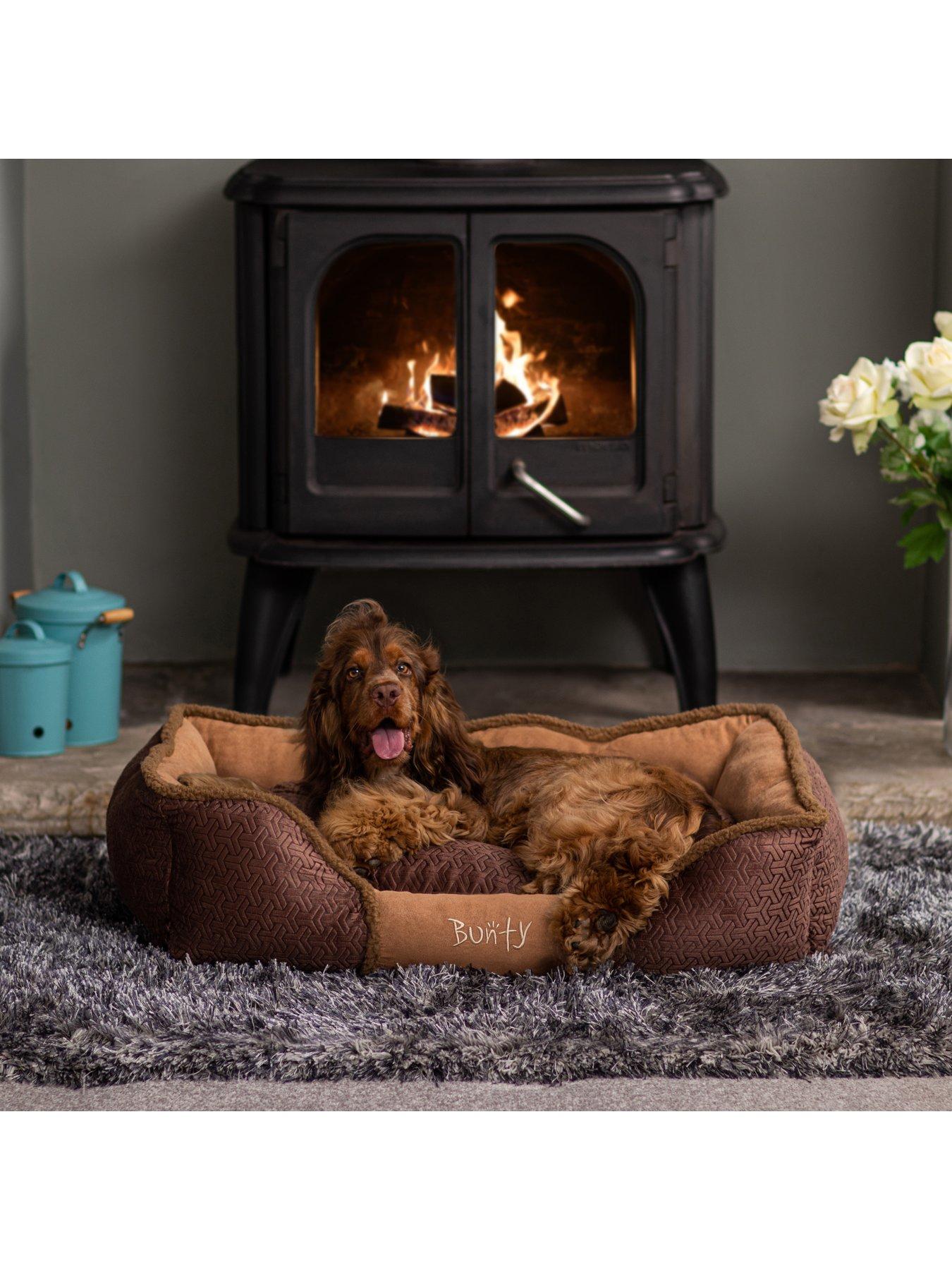 Product photograph of Bunty Kensington Pet Bed - Medium from very.co.uk