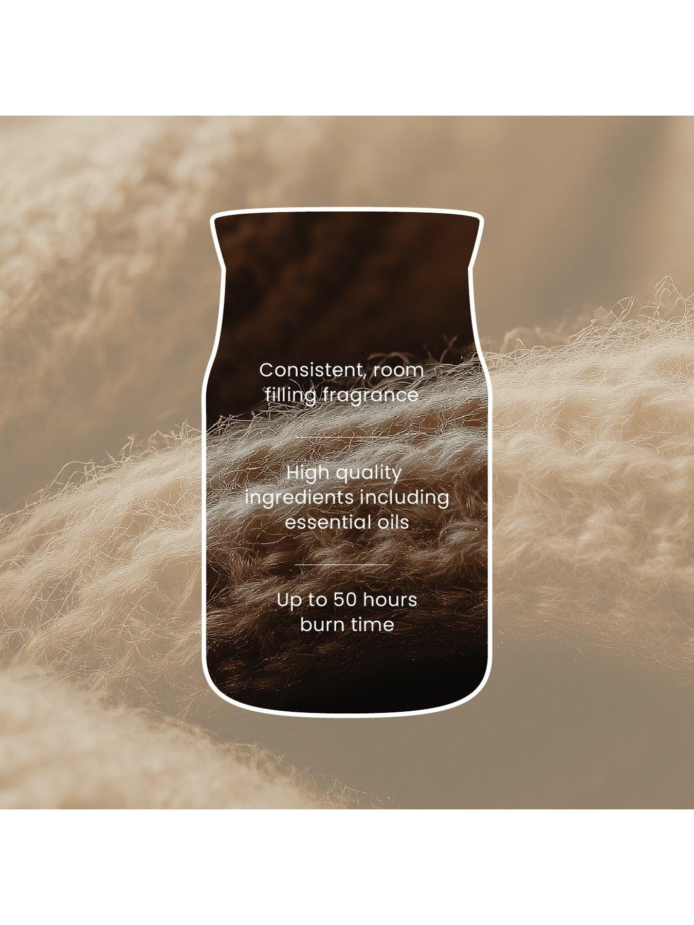 Image 3 of 5 of Yankee Candle Signature Large Jar Candle &ndash; Warm Cashmere