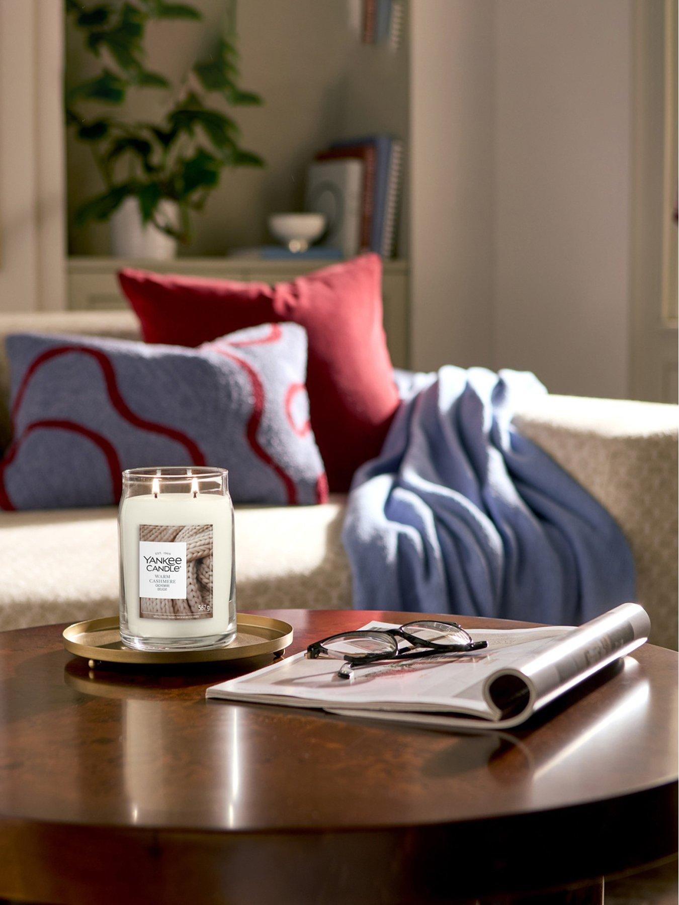 Image 5 of 5 of Yankee Candle Signature Large Jar Candle &ndash; Warm Cashmere