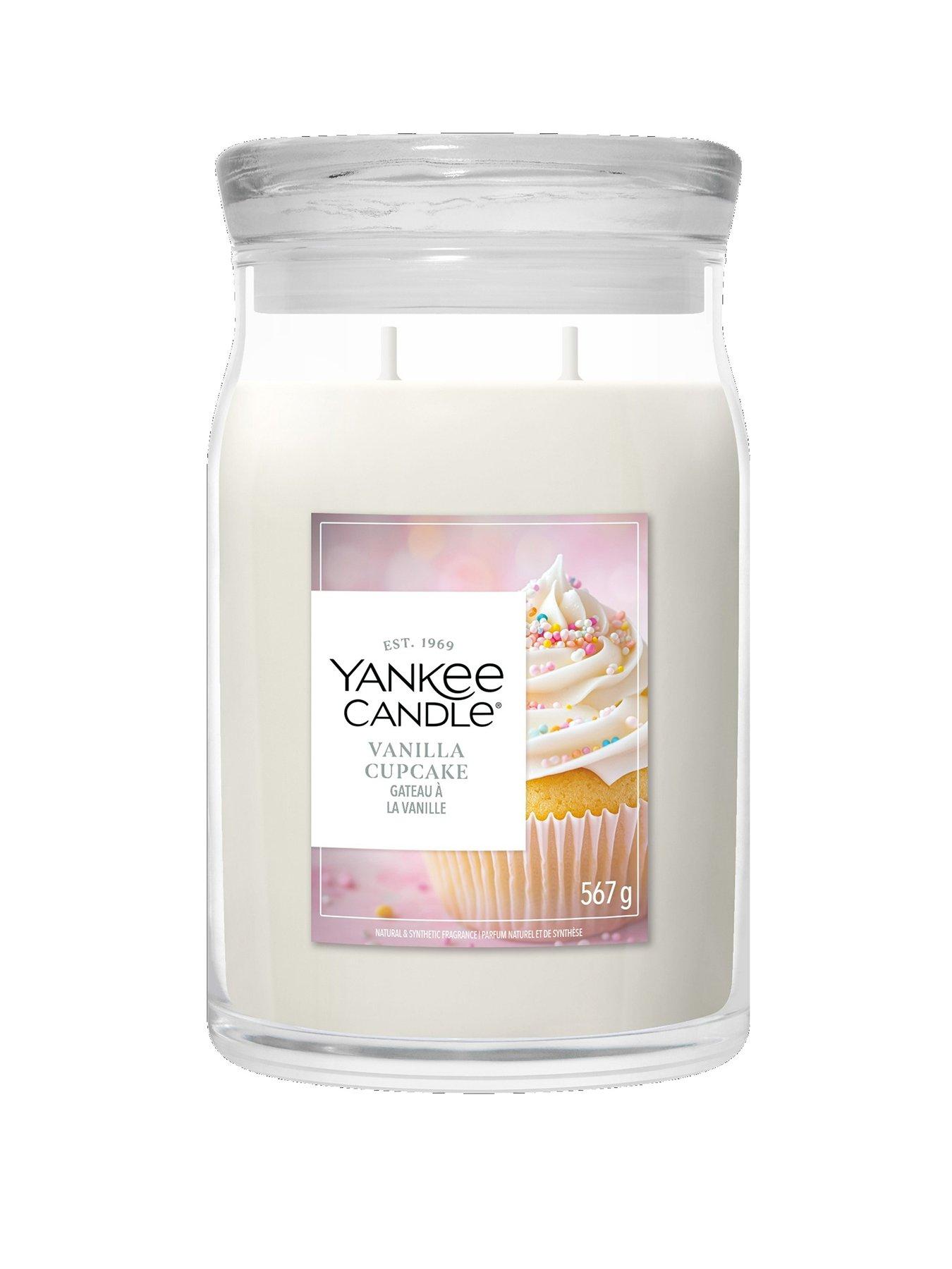 Image 1 of 4 of Yankee Candle Signature Medium Jar Candle &ndash; Vanilla Cupcake