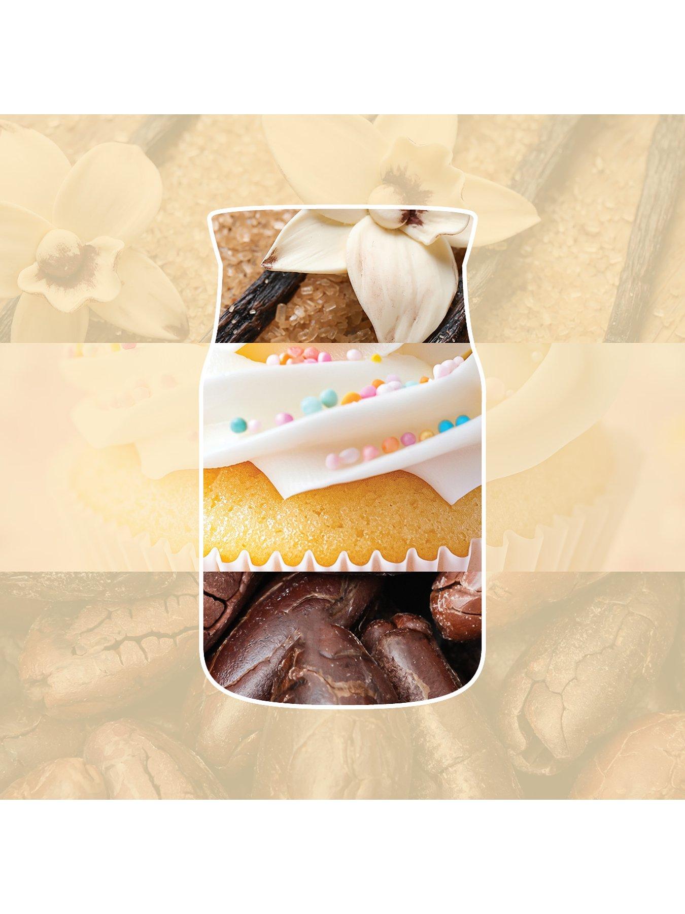 Image 4 of 4 of Yankee Candle Signature Medium Jar Candle &ndash; Vanilla Cupcake