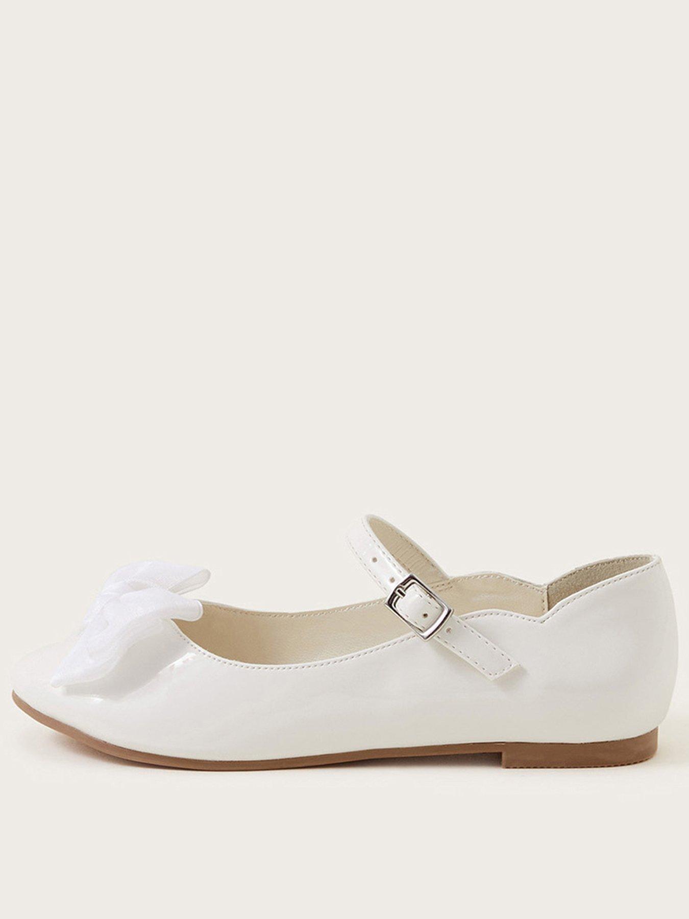 Girls cream ballet store shoes