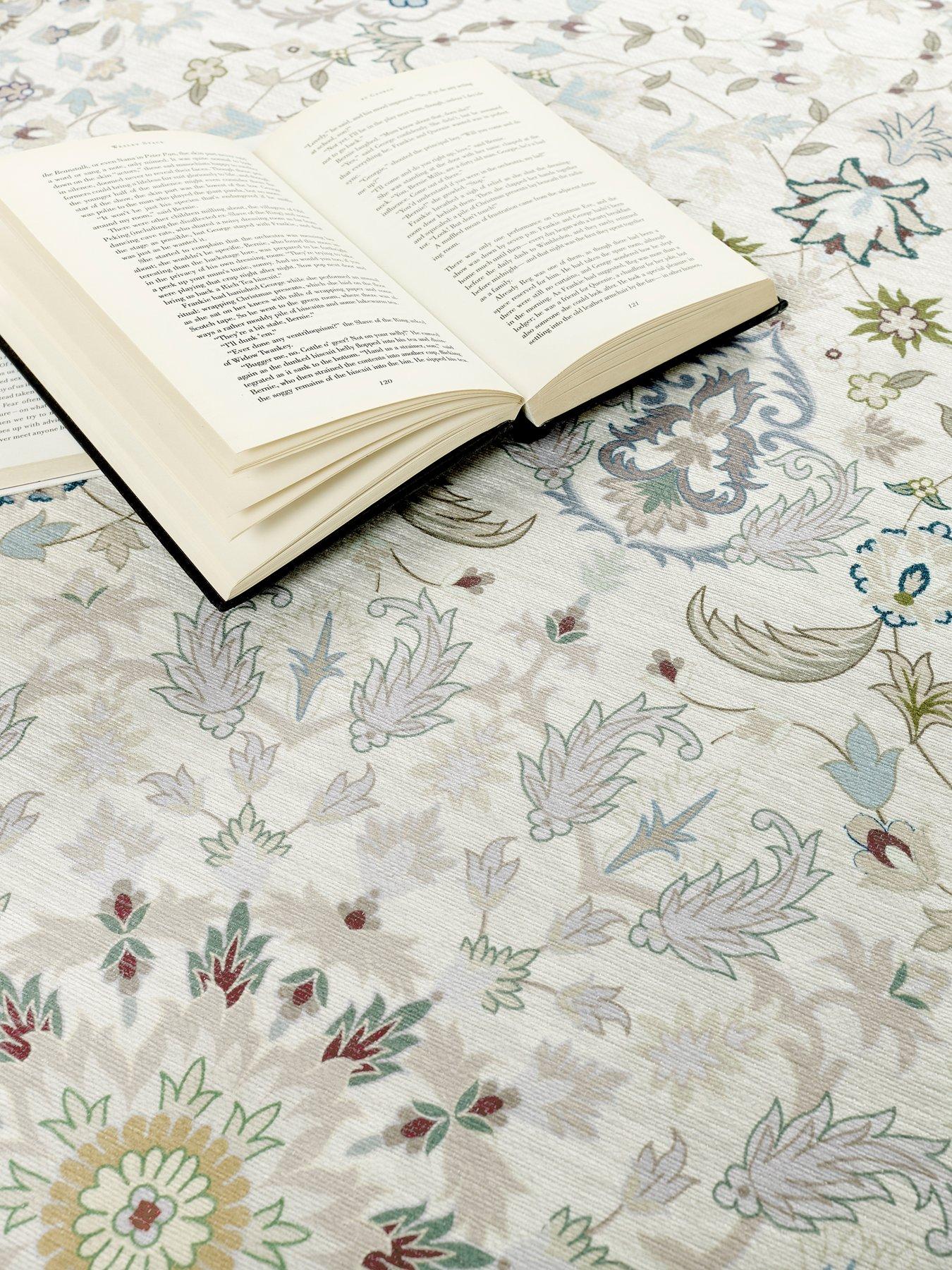 Image 5 of 7 of Windsor Washable Runner 67x200