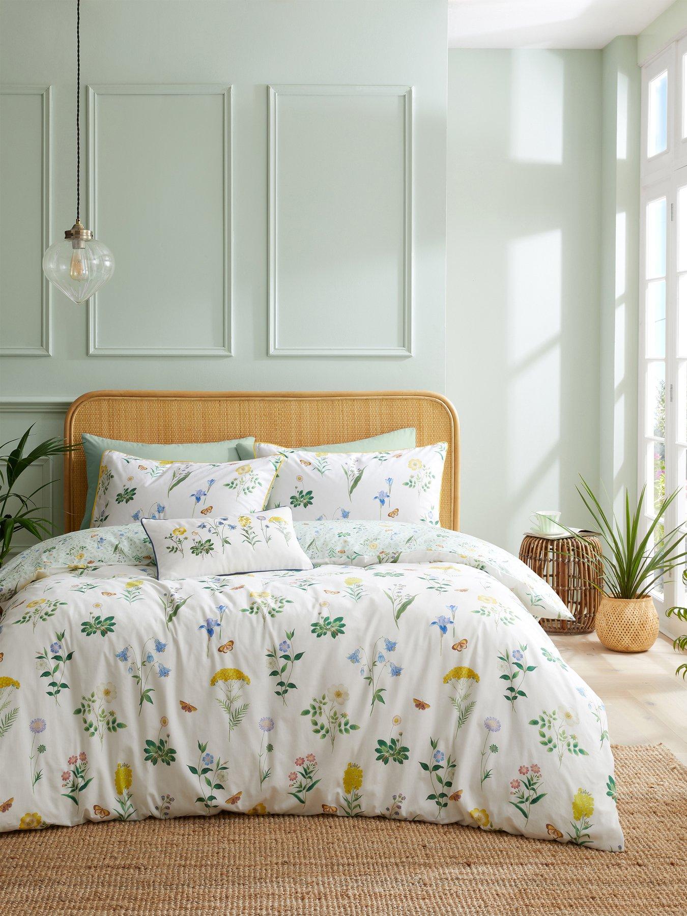 undefined Botanical Cottage Garden 200 Thread Count 100% Cotton Reversible Duvet Set