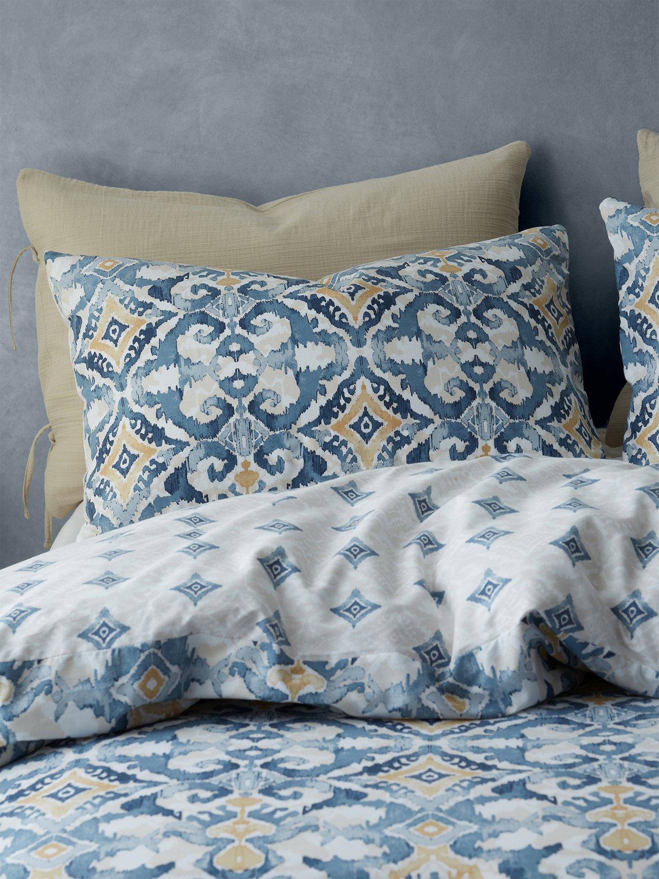 Image 4 of 5 of Pineapple Elephant Inara Ikat Duvet Cover Set