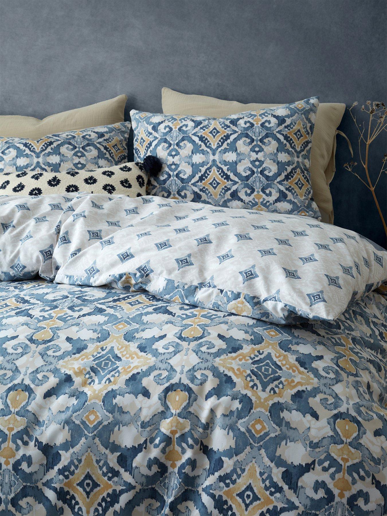 Image 5 of 5 of Pineapple Elephant Inara Ikat Duvet Cover Set