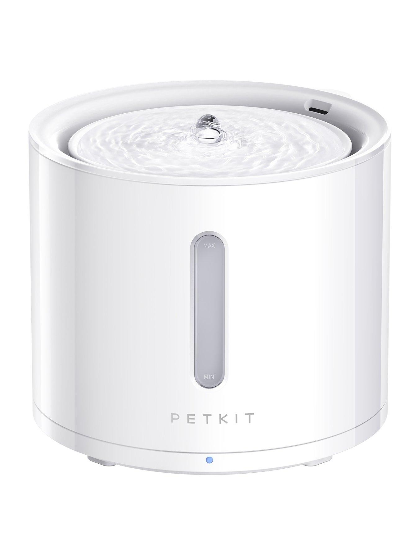 Product photograph of Petkit Eversweet Solo 2 Smart Drinking Fountain from very.co.uk