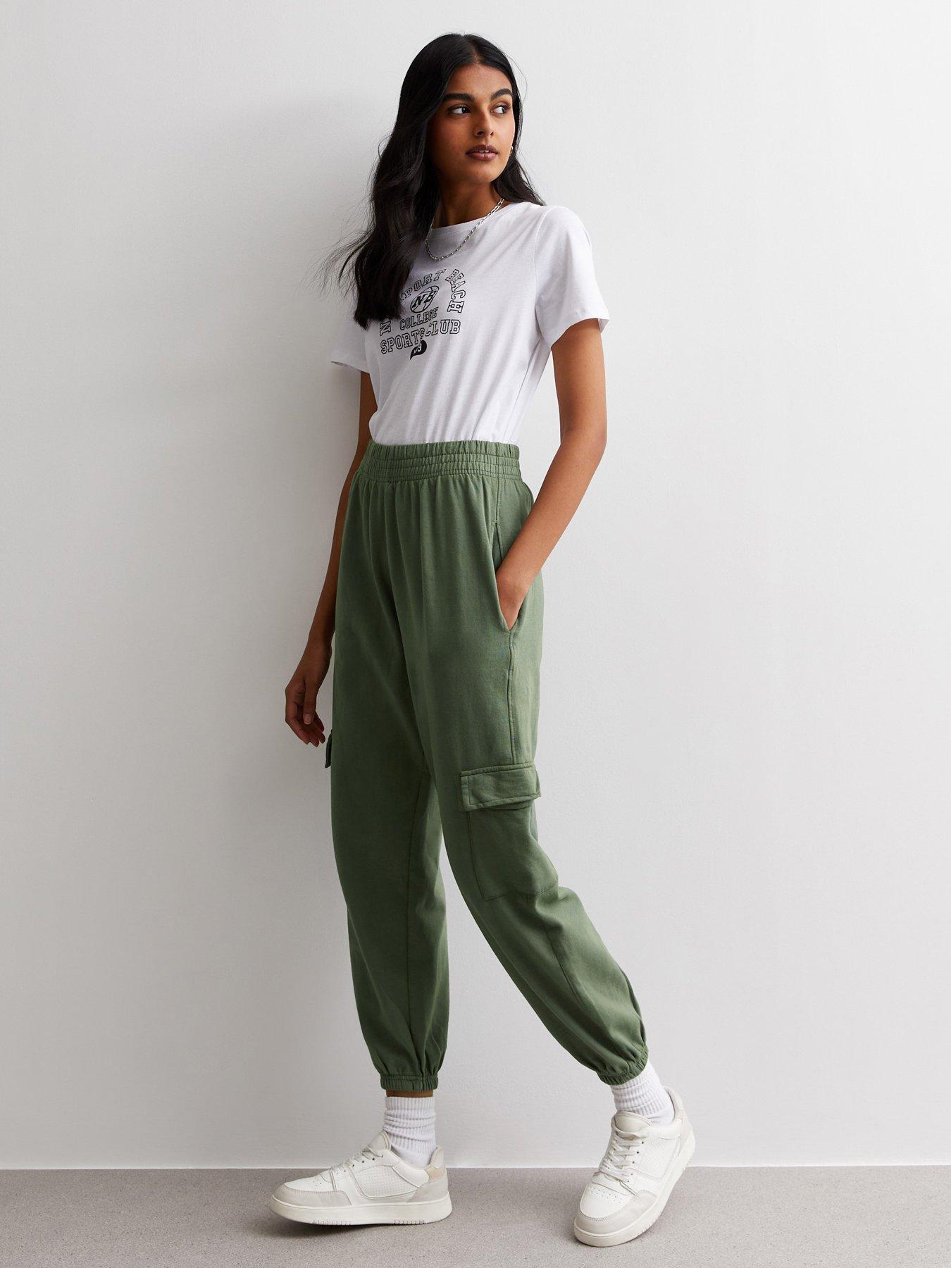 New Look Petite low rise cargo pants in dark khaki