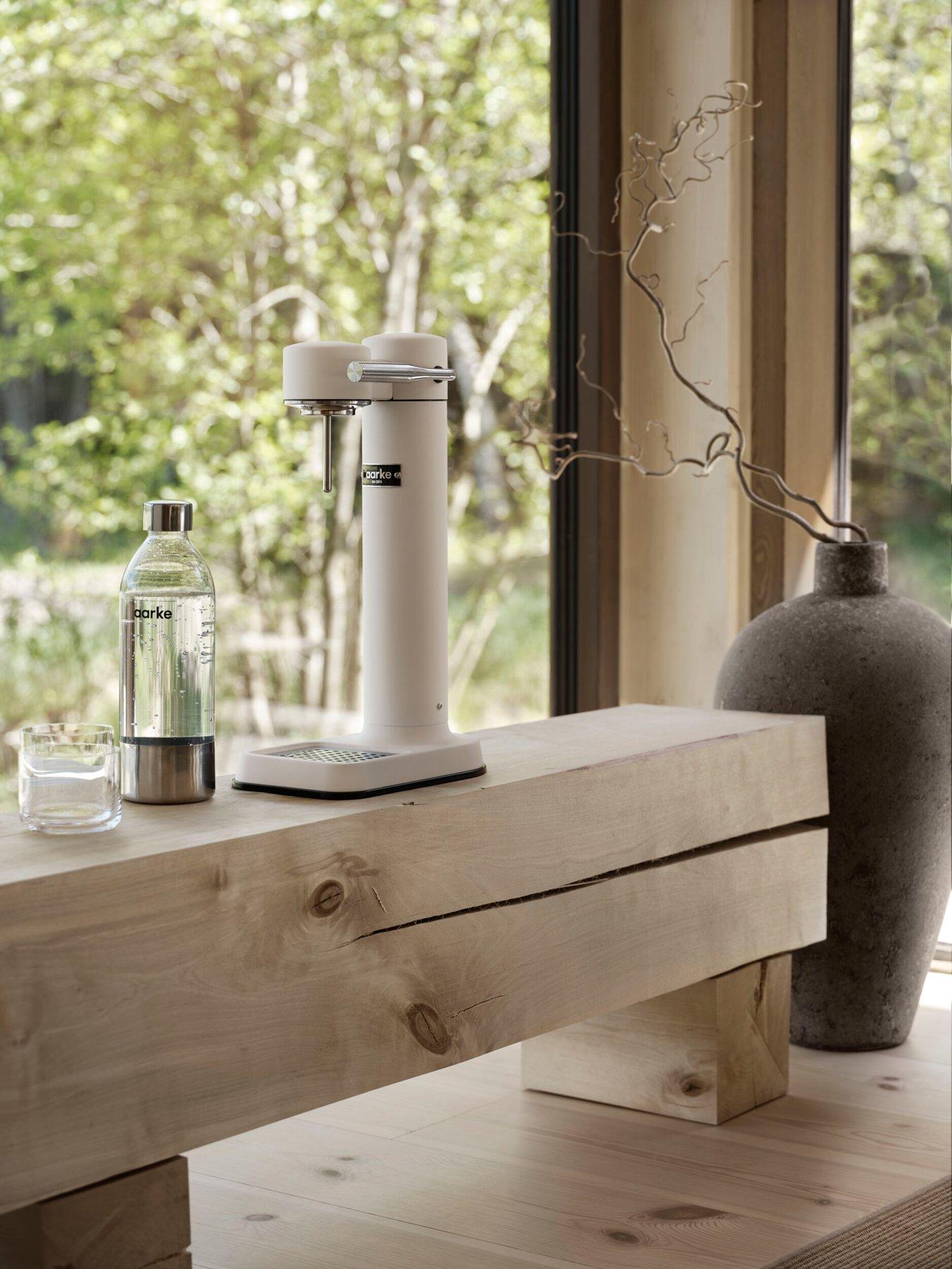 Image 6 of 7 of Aarke Carbonator 3 Matte White Sparkling Water Maker &amp; Co2 Gas Cylinder