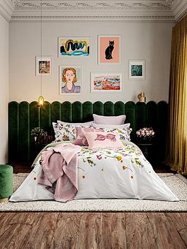 Product photograph of Ted Baker Scattered Bouquet Duvet Set Double from very.co.uk