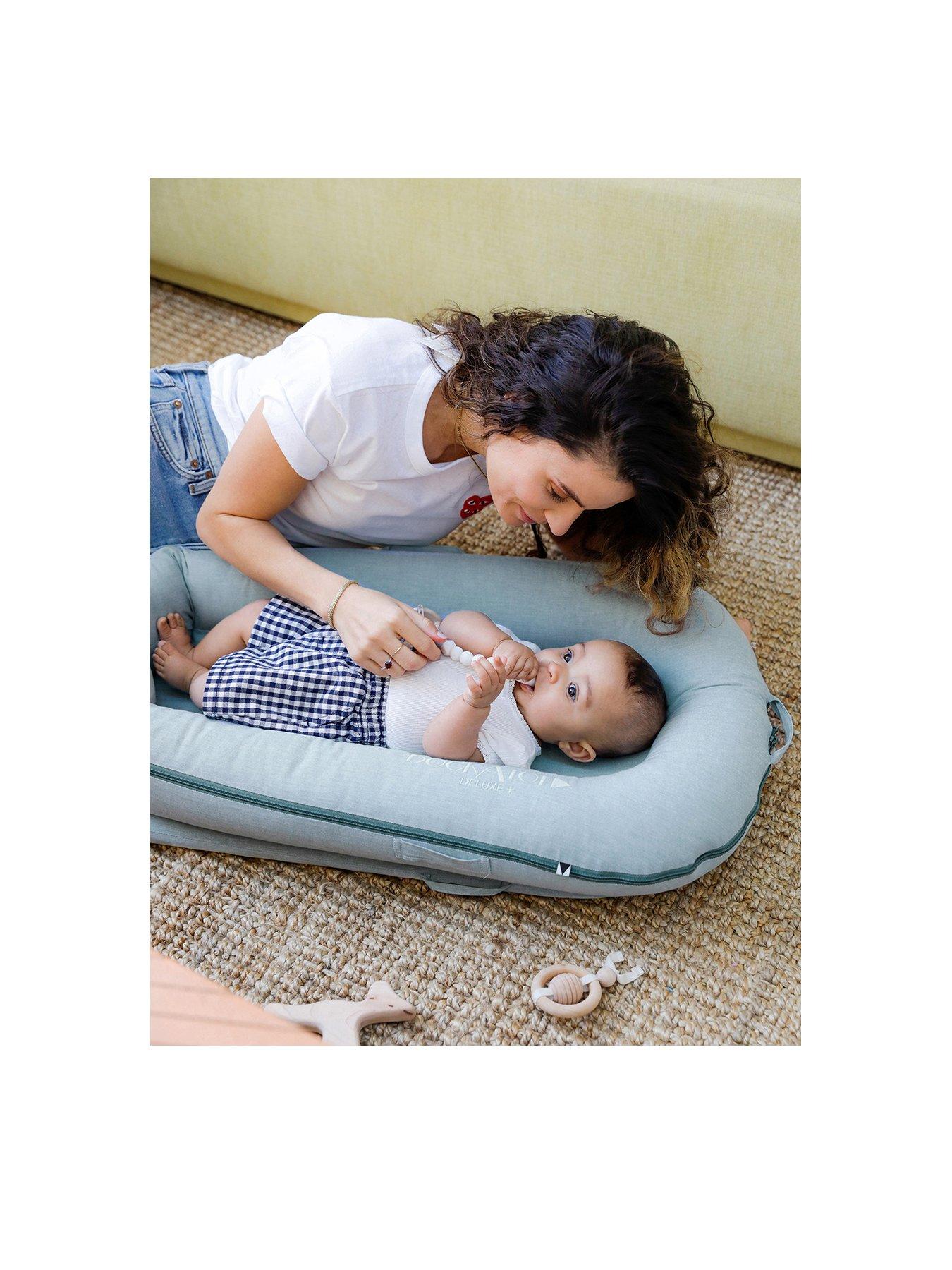 dockatot-deluxe-dock-marine-chambray