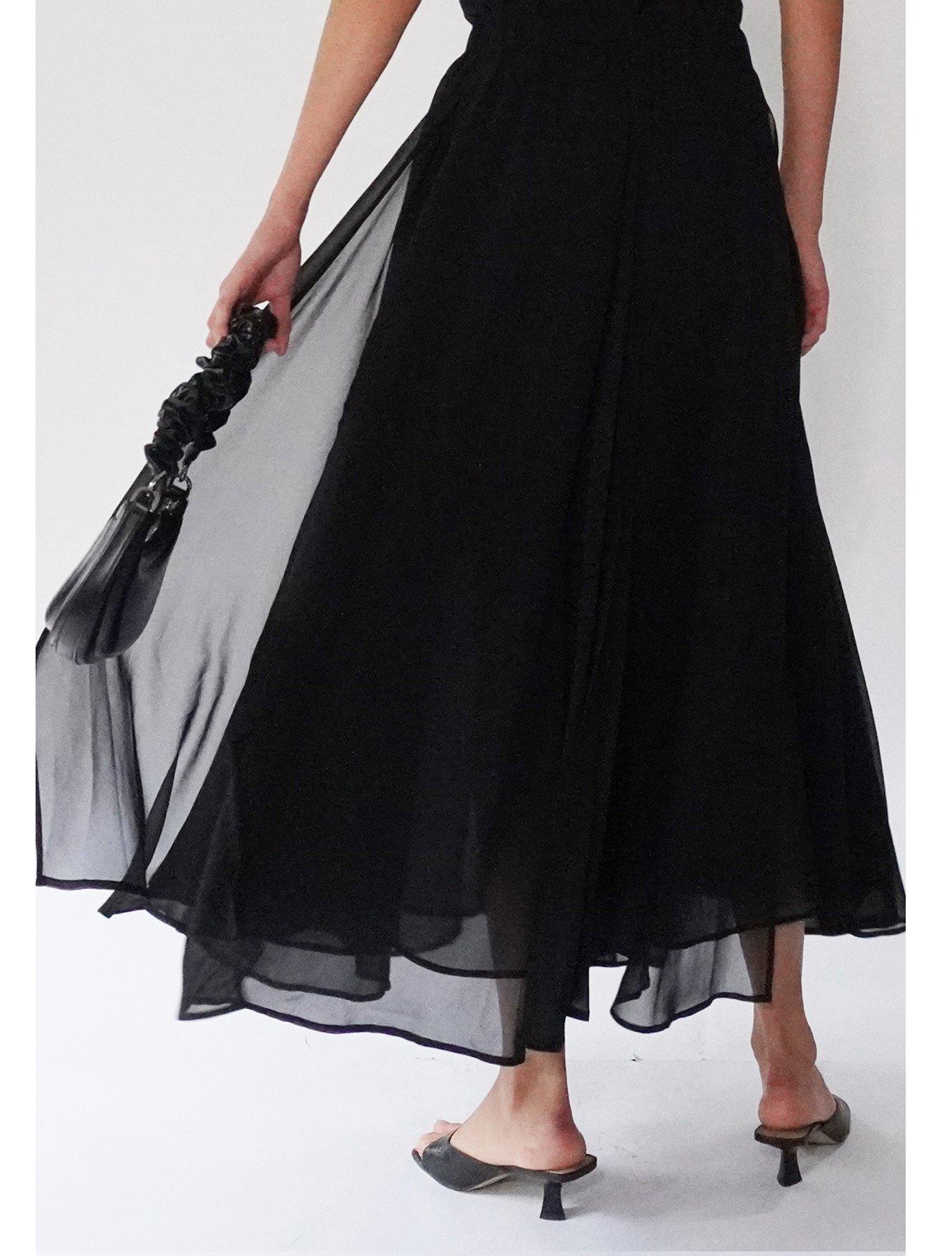 Black layered hotsell skirt uk