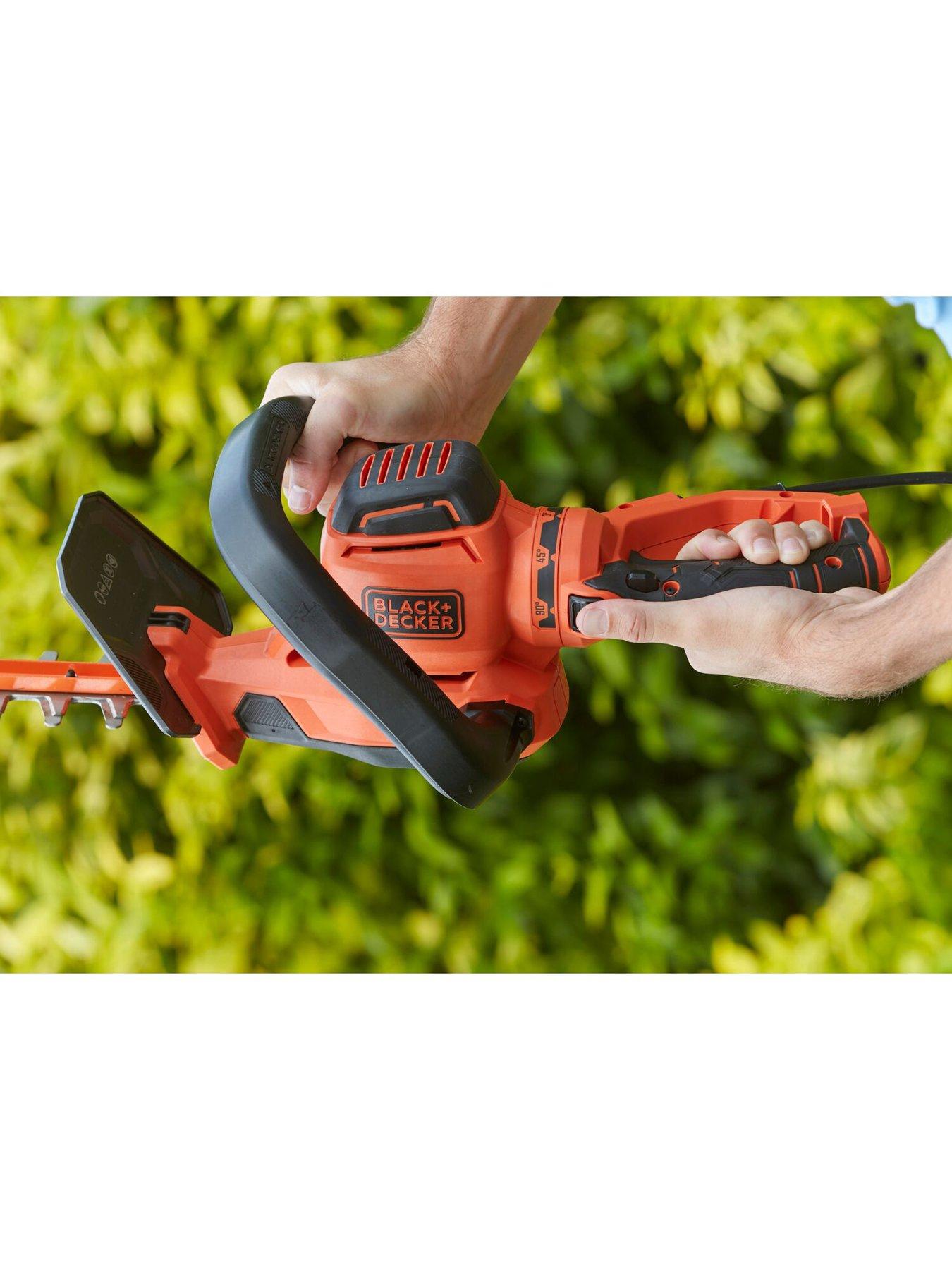 Black & Decker 650w 60cm Twist Hedge Trimmer, 25mm gap + Saw blade